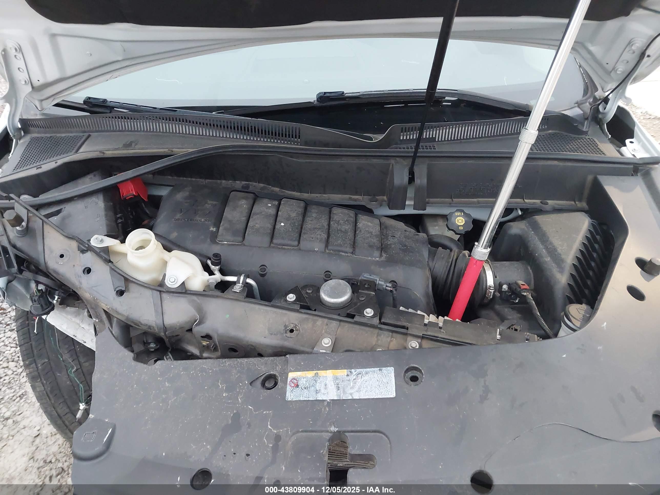 CHEVROLET TRAVERSE image 10