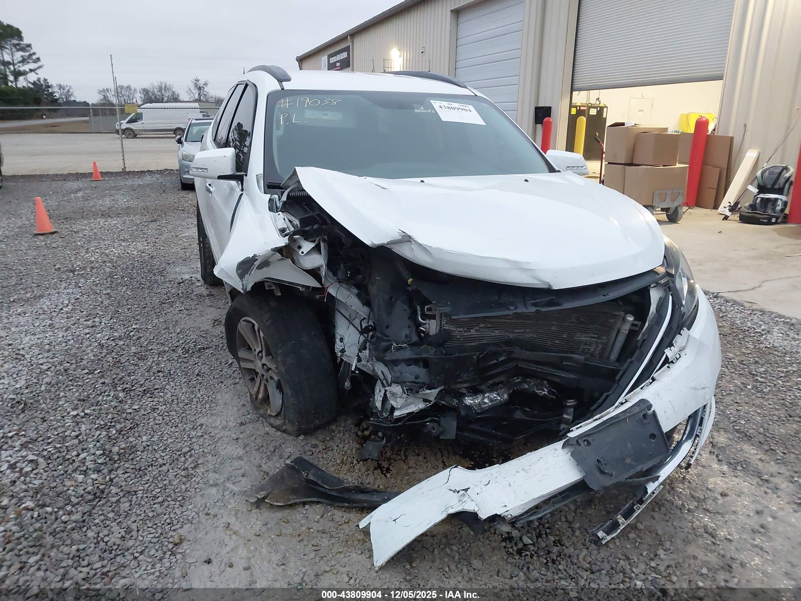 CHEVROLET TRAVERSE image 6