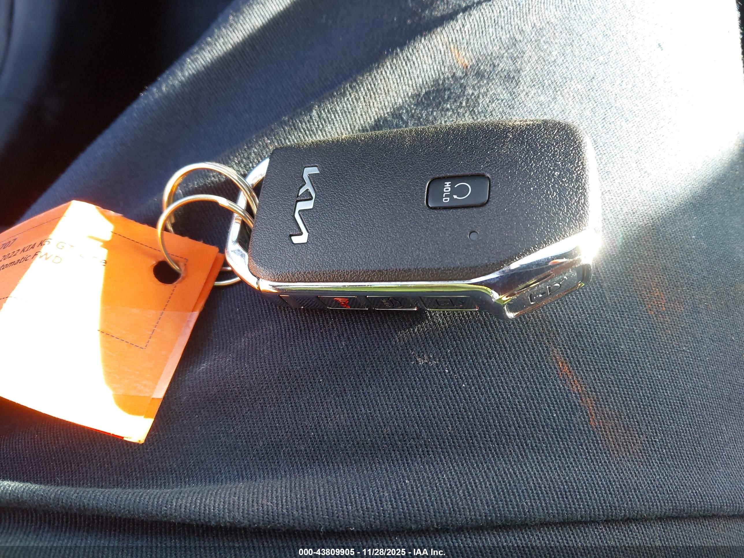 KIA K5 image 11