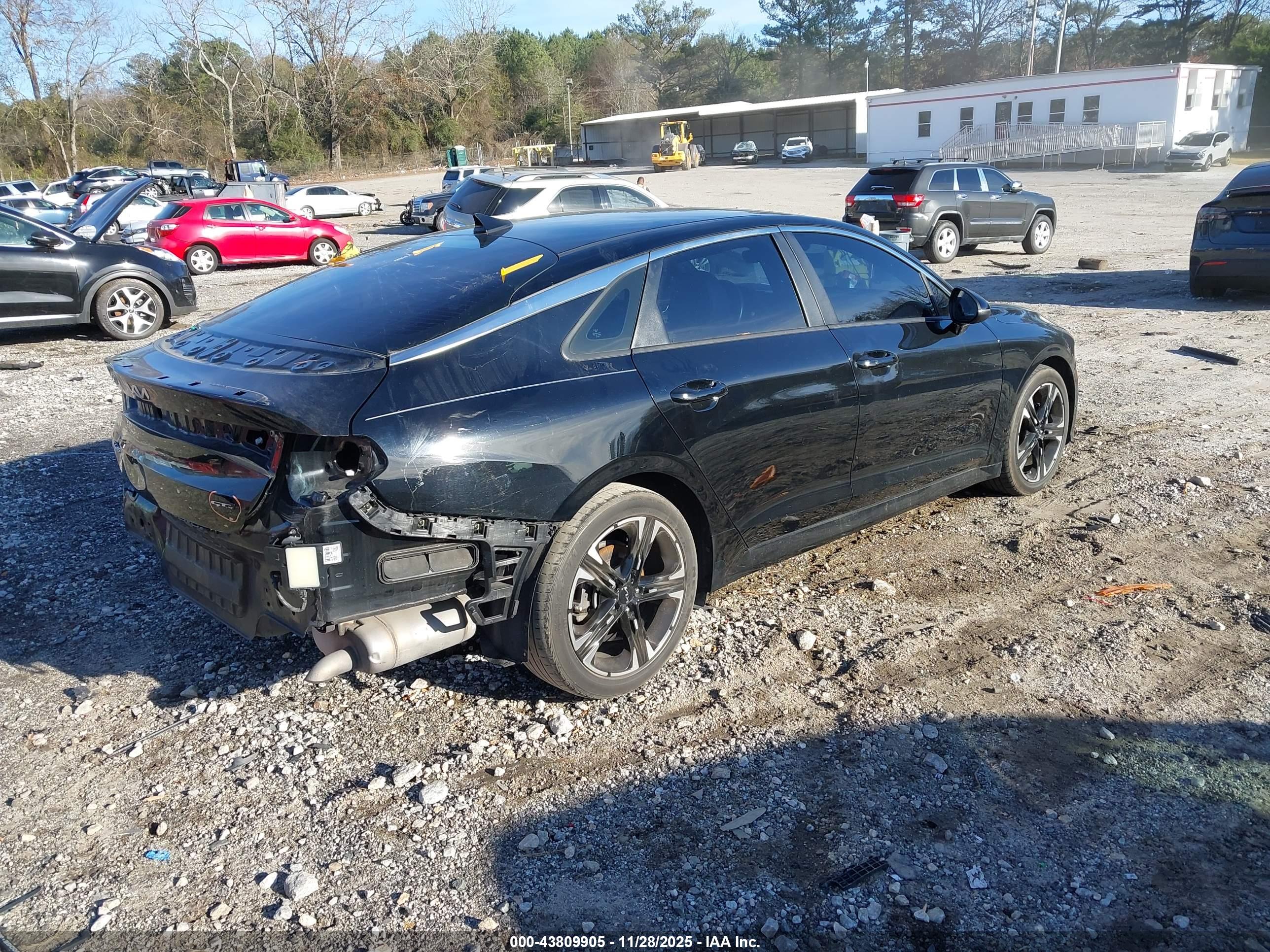 KIA K5 image 4