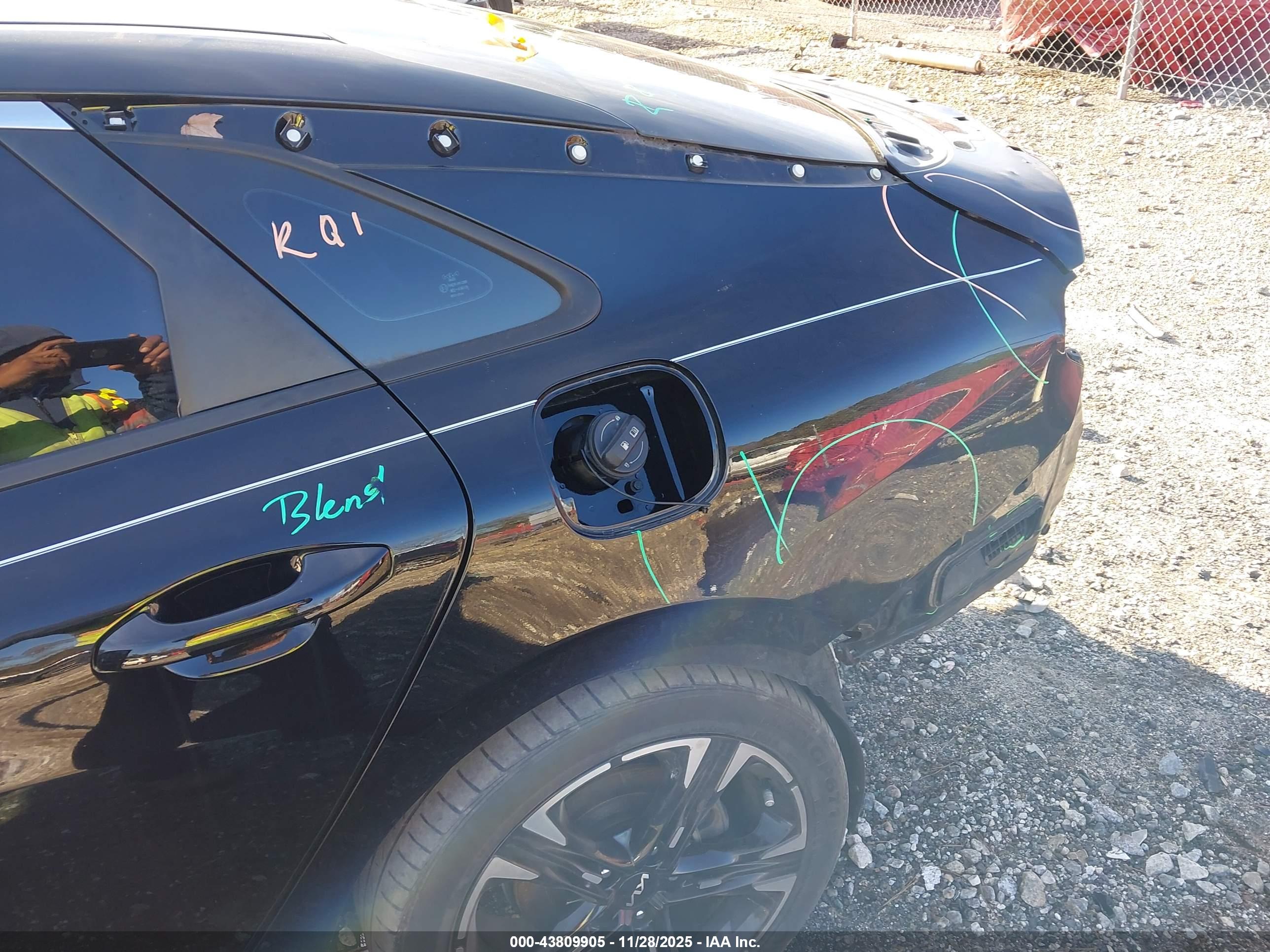 KIA K5 image 6