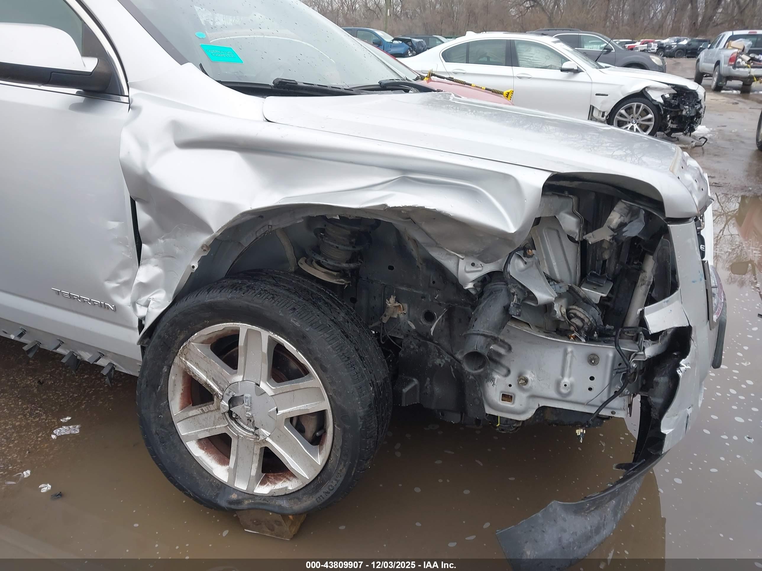 GMC TERRAIN image 6