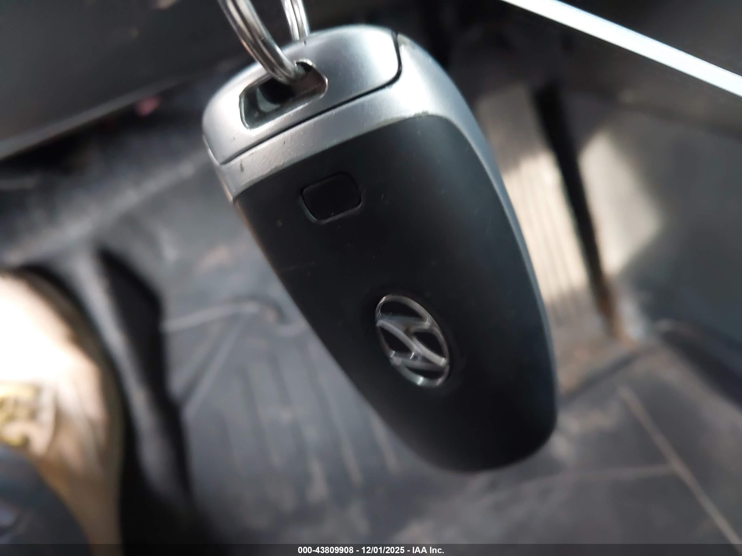 HYUNDAI SONATA image 11