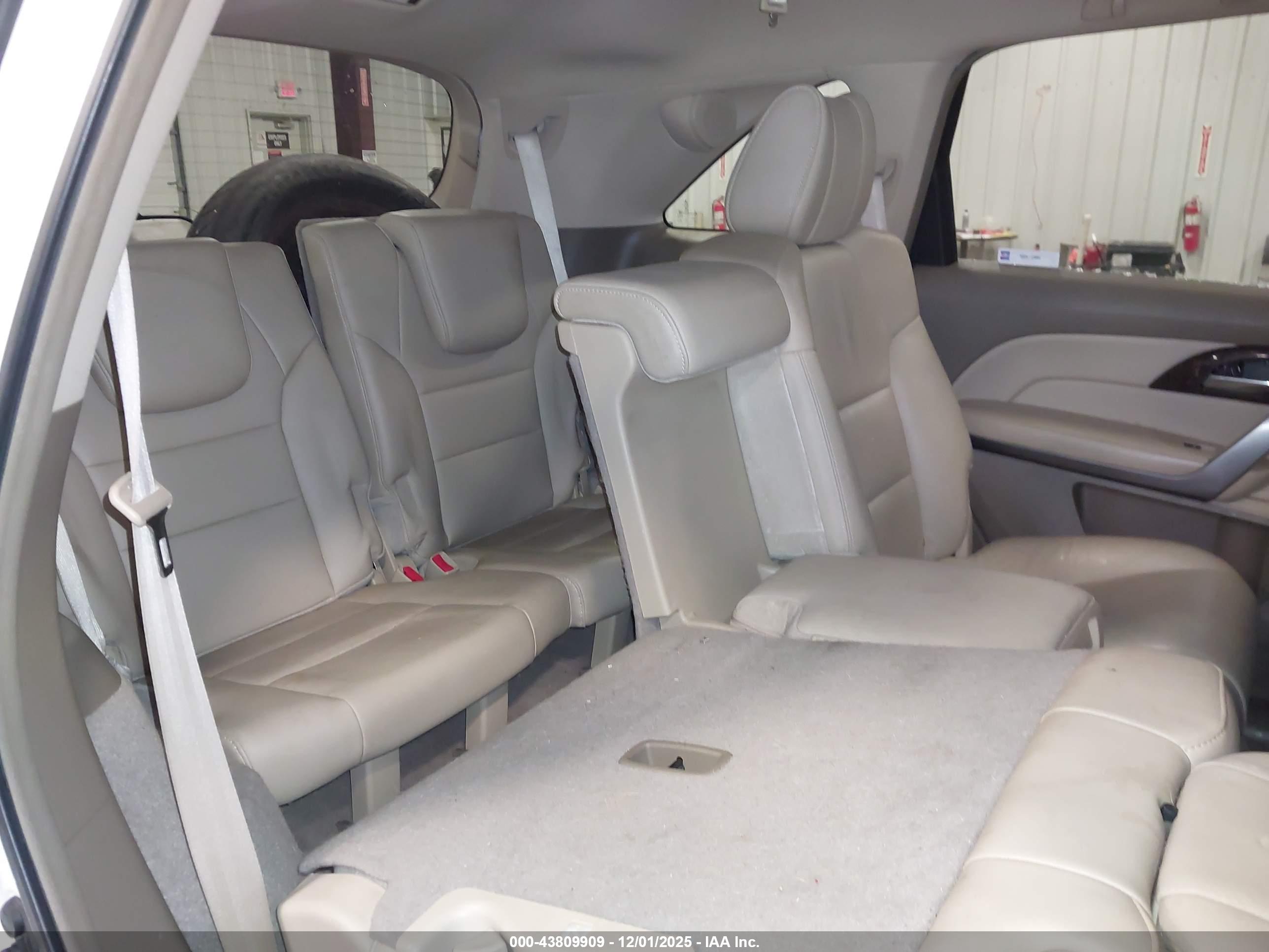 ACURA MDX image 8