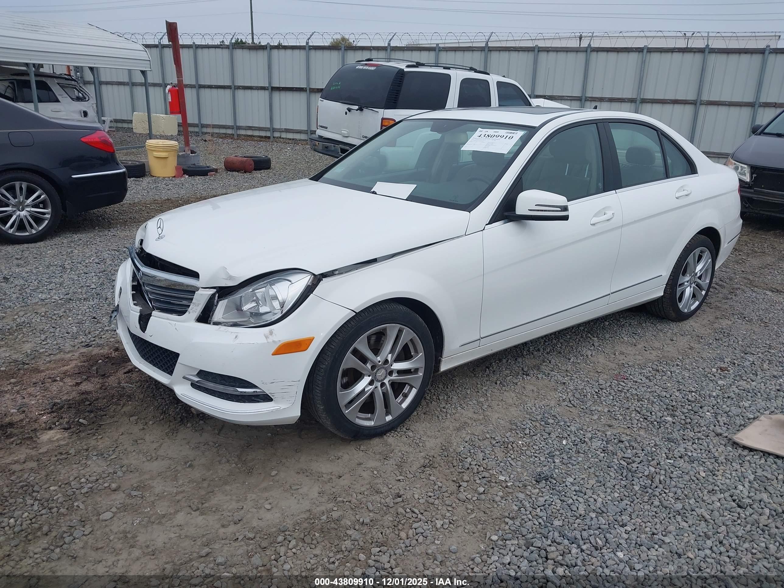 MERCEDES-BENZ C image 2