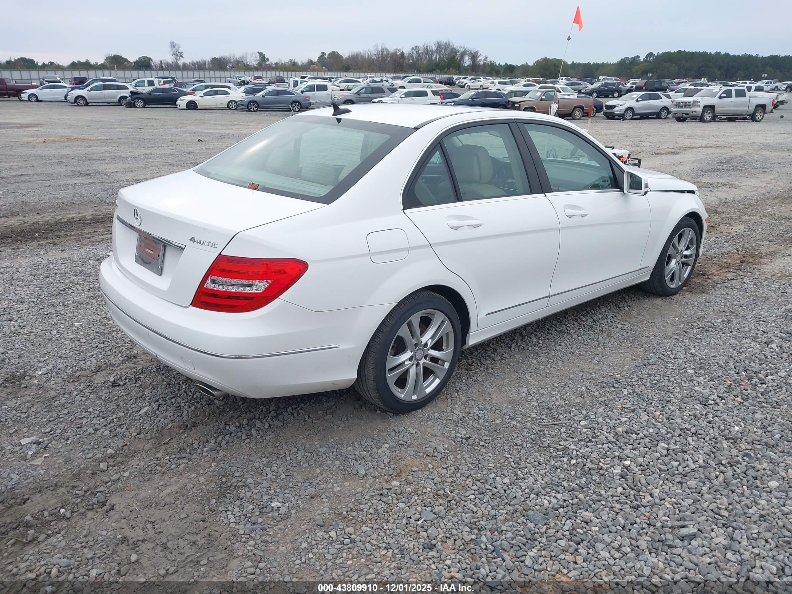 MERCEDES-BENZ C image 4