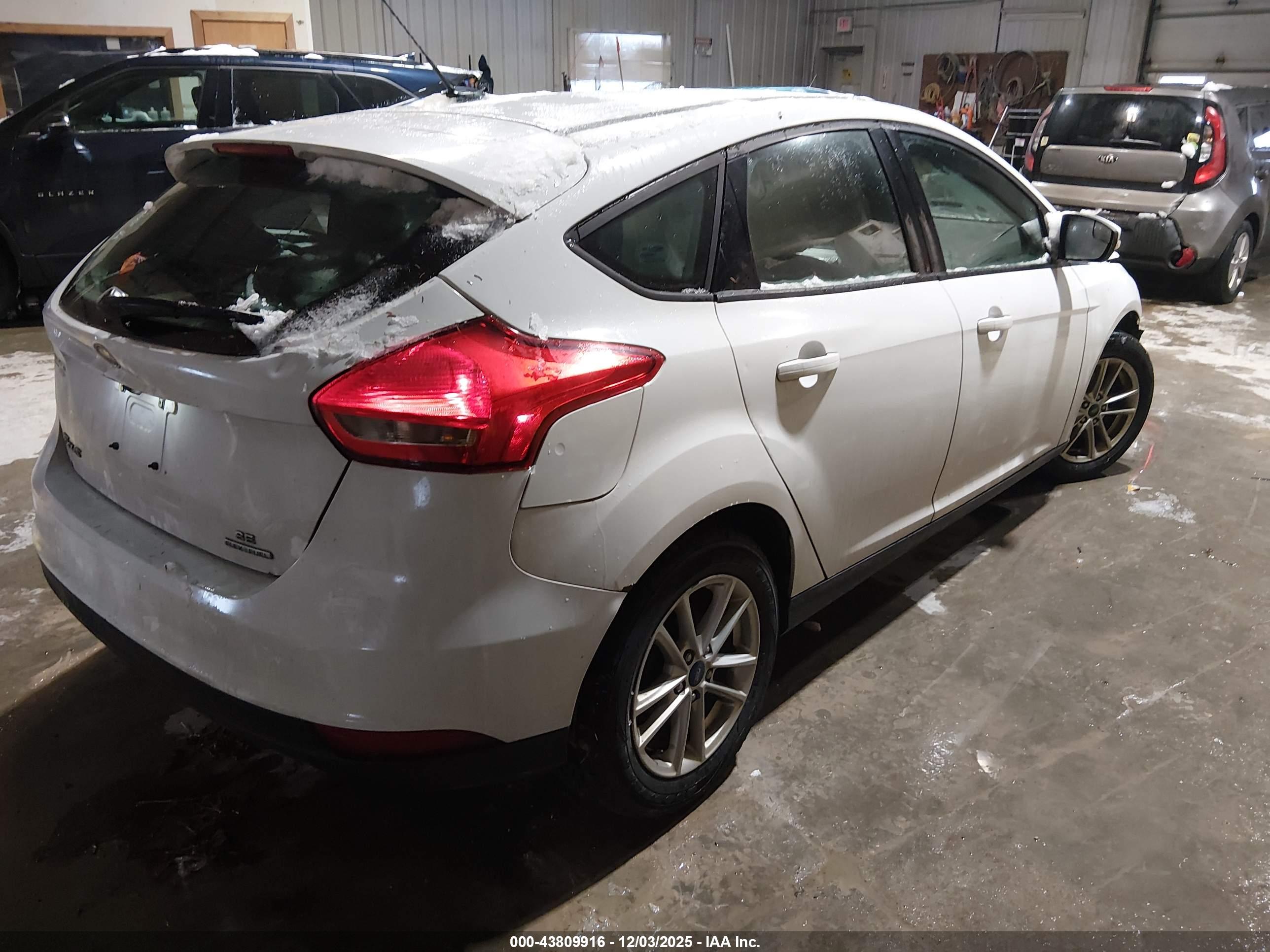 FORD FOCUS image 4