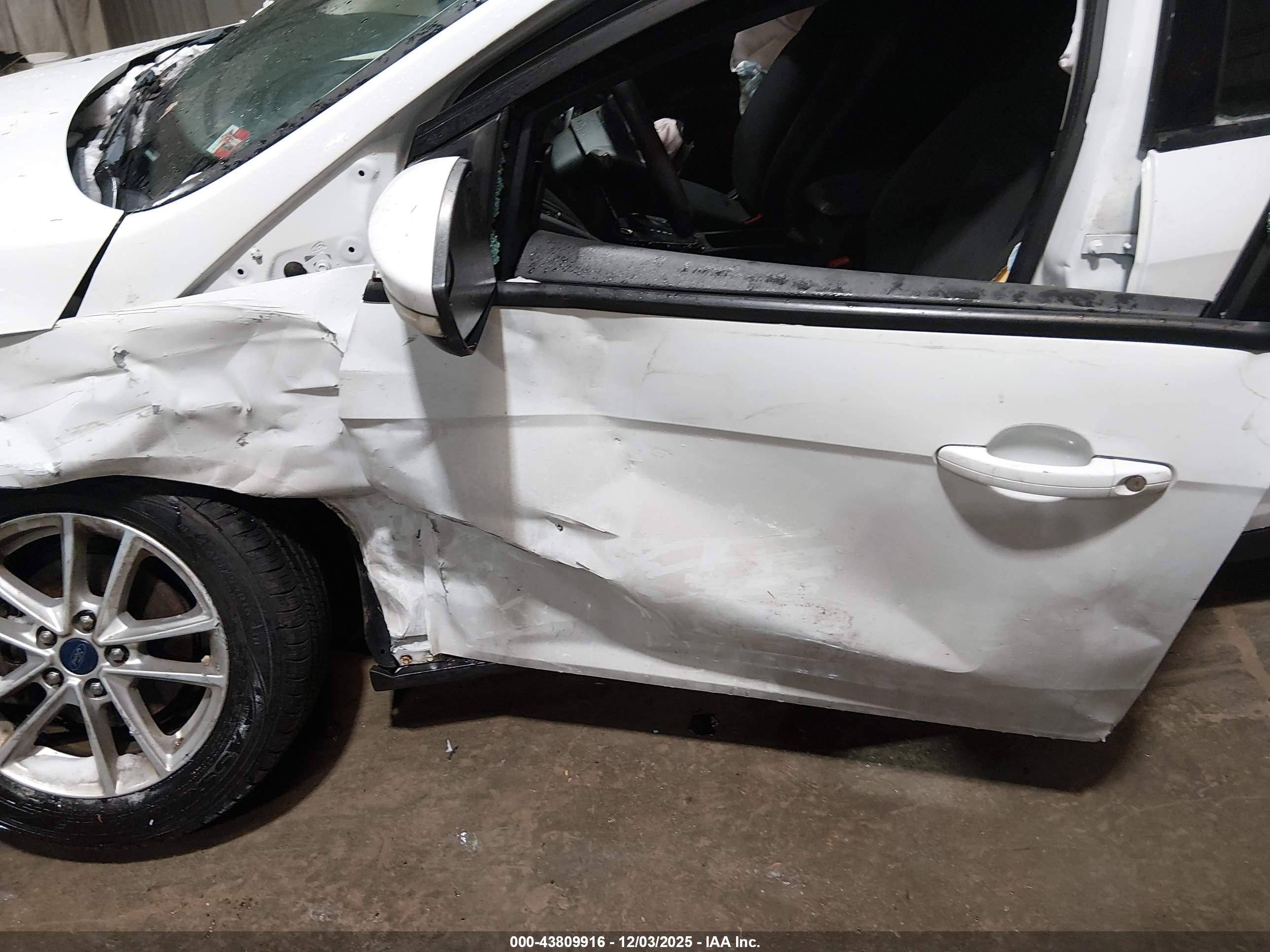 FORD FOCUS image 6