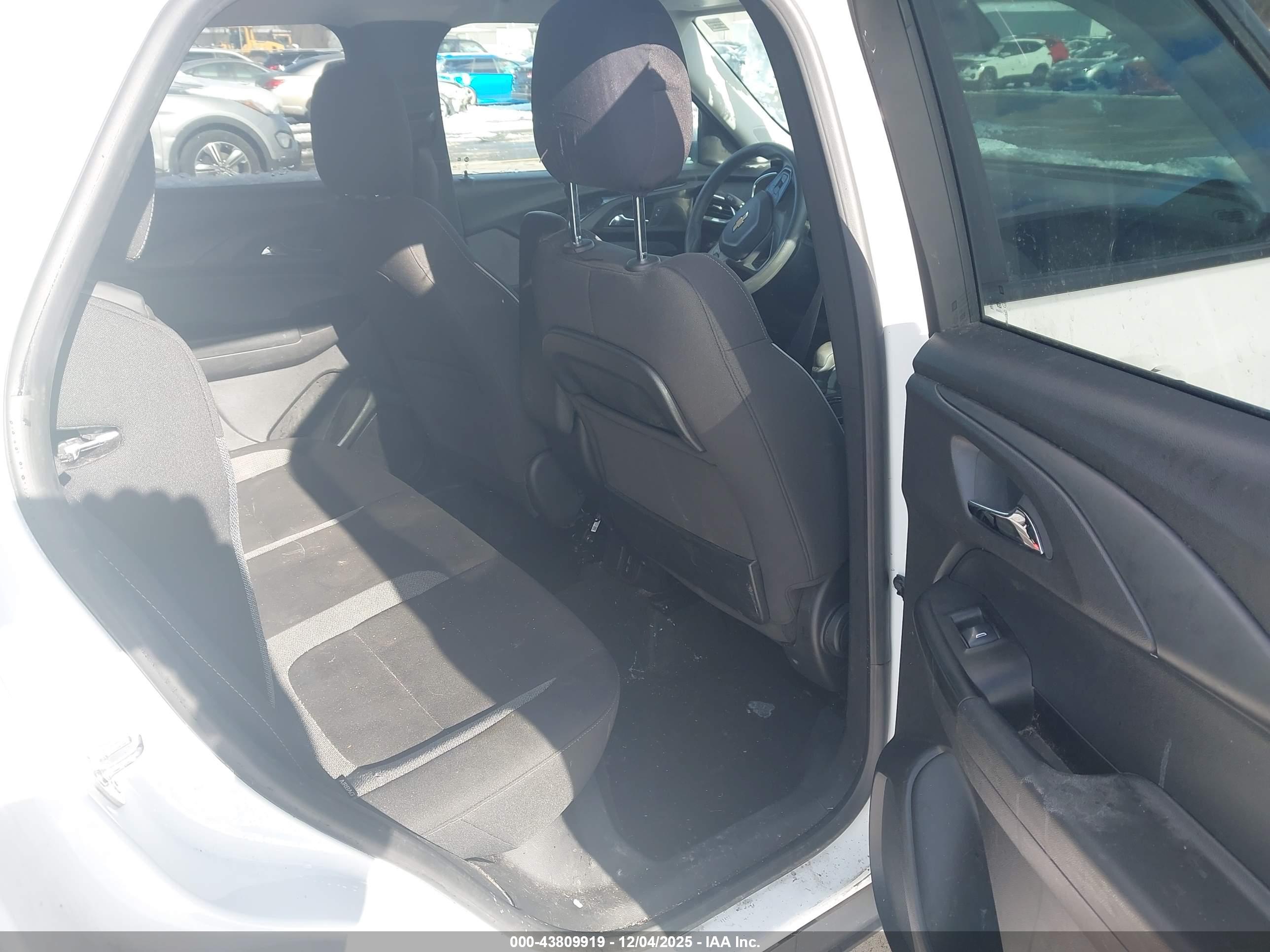 CHEVROLET TRAILBLAZER image 8