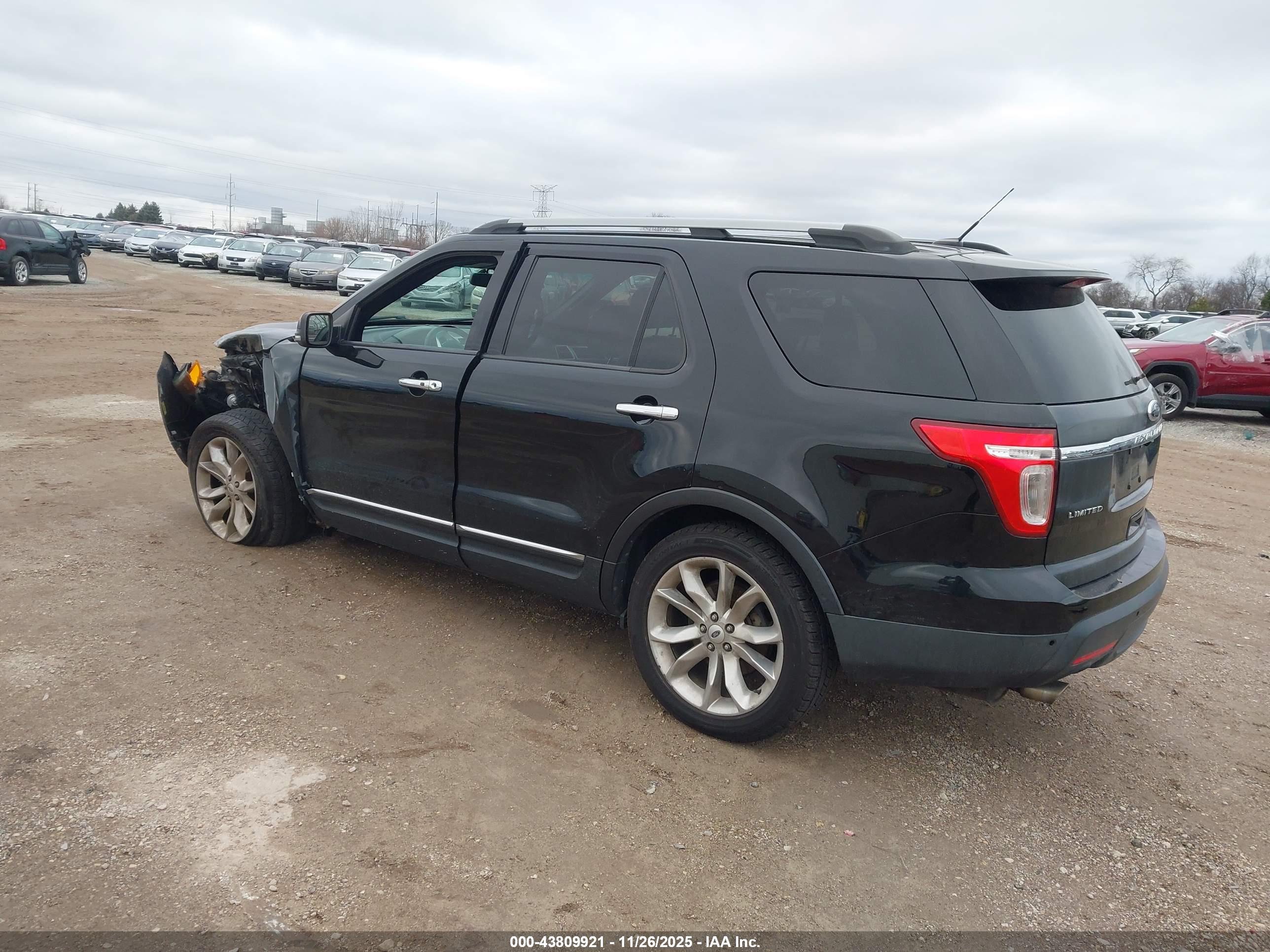 FORD EXPLORER image 3