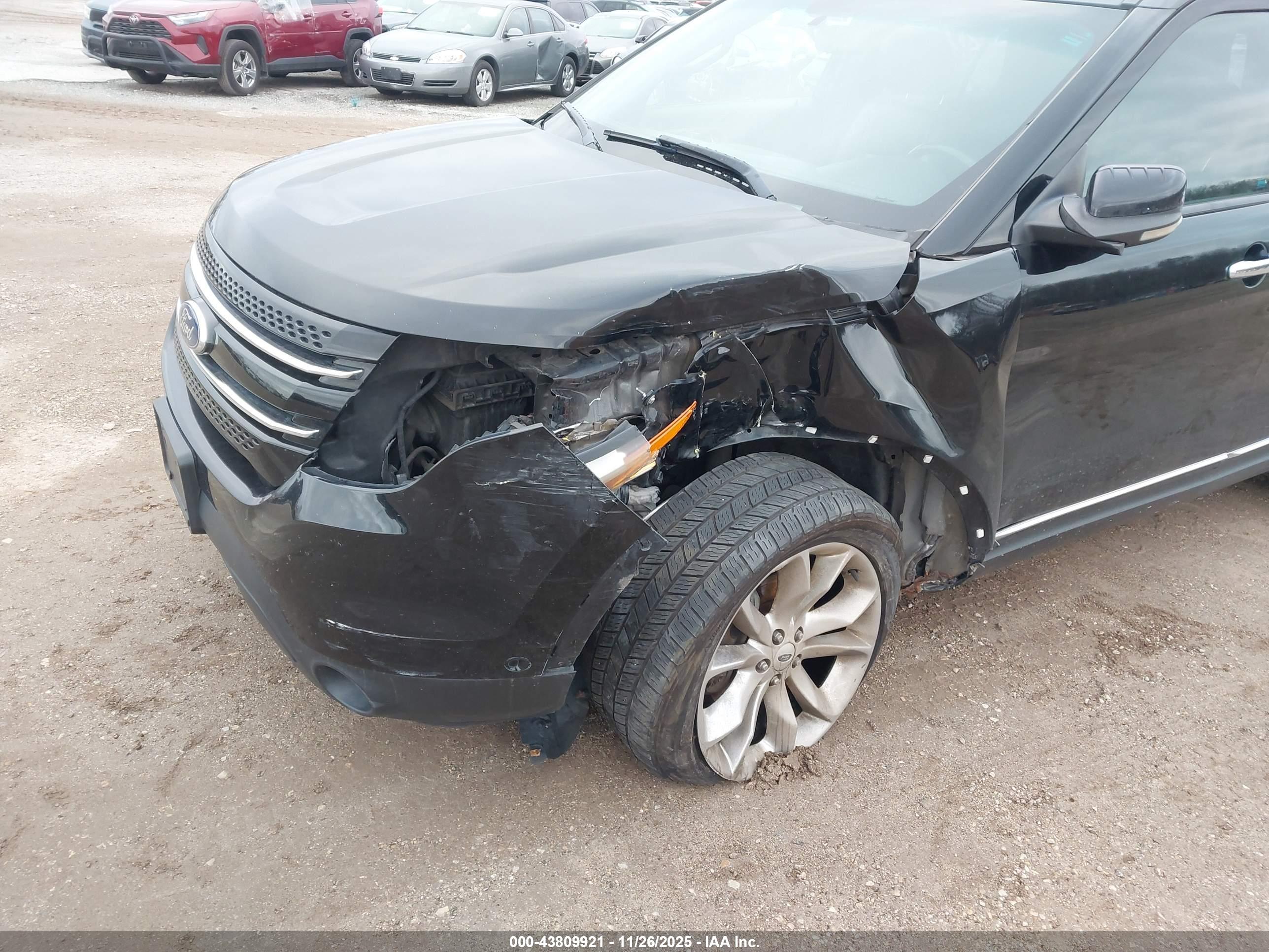 FORD EXPLORER image 6