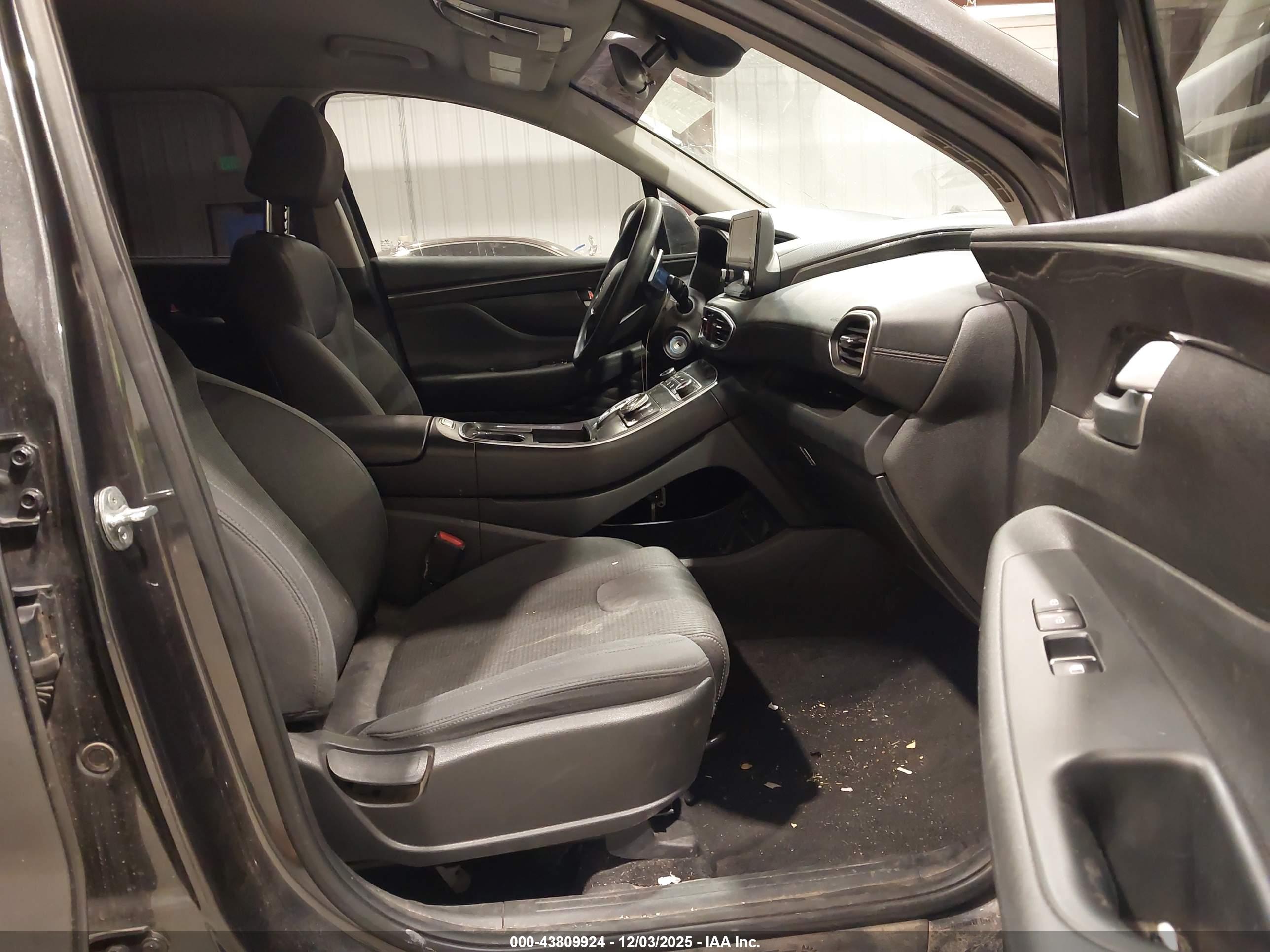 HYUNDAI SANTA image 5