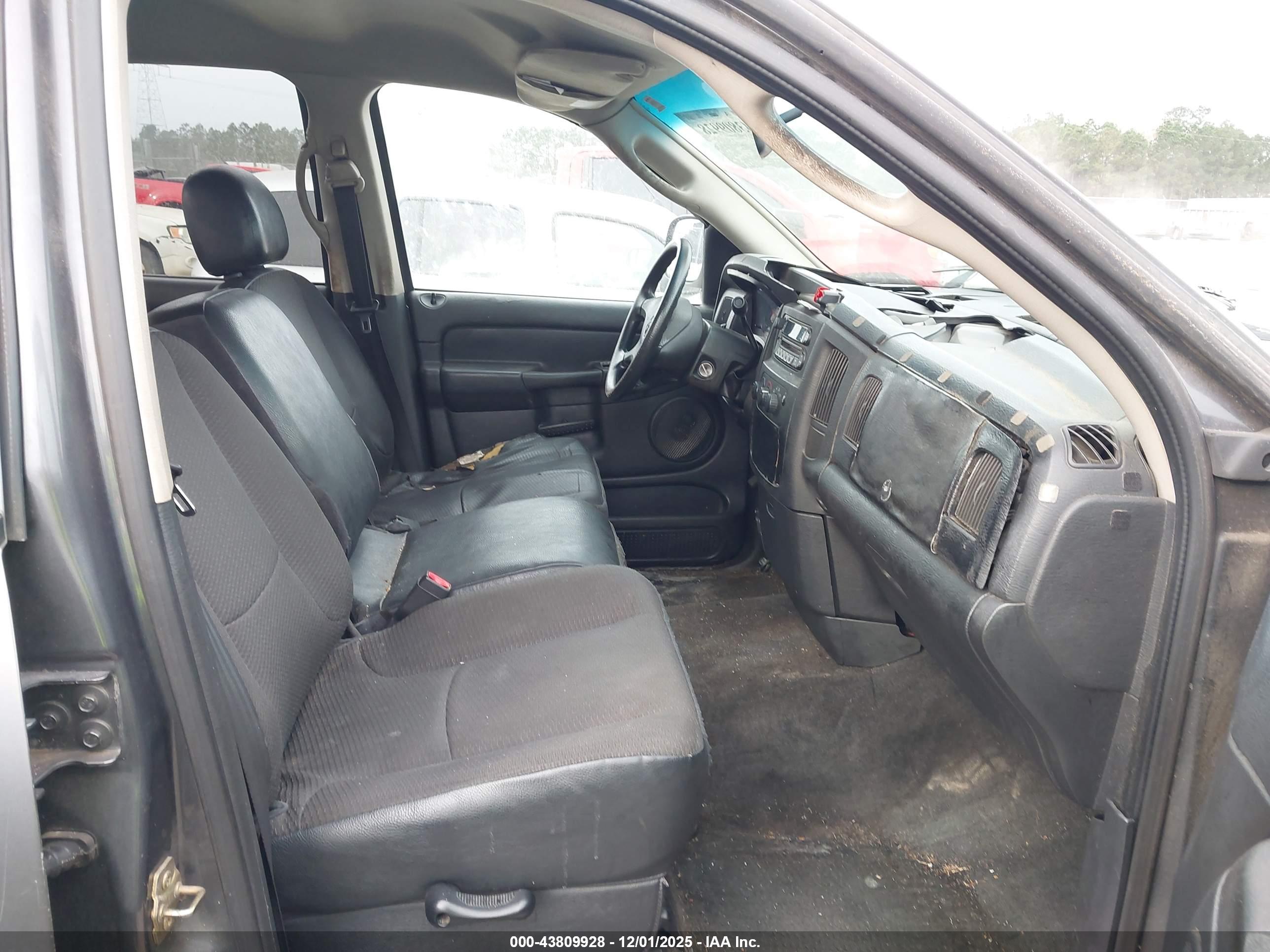 DODGE RAM image 5