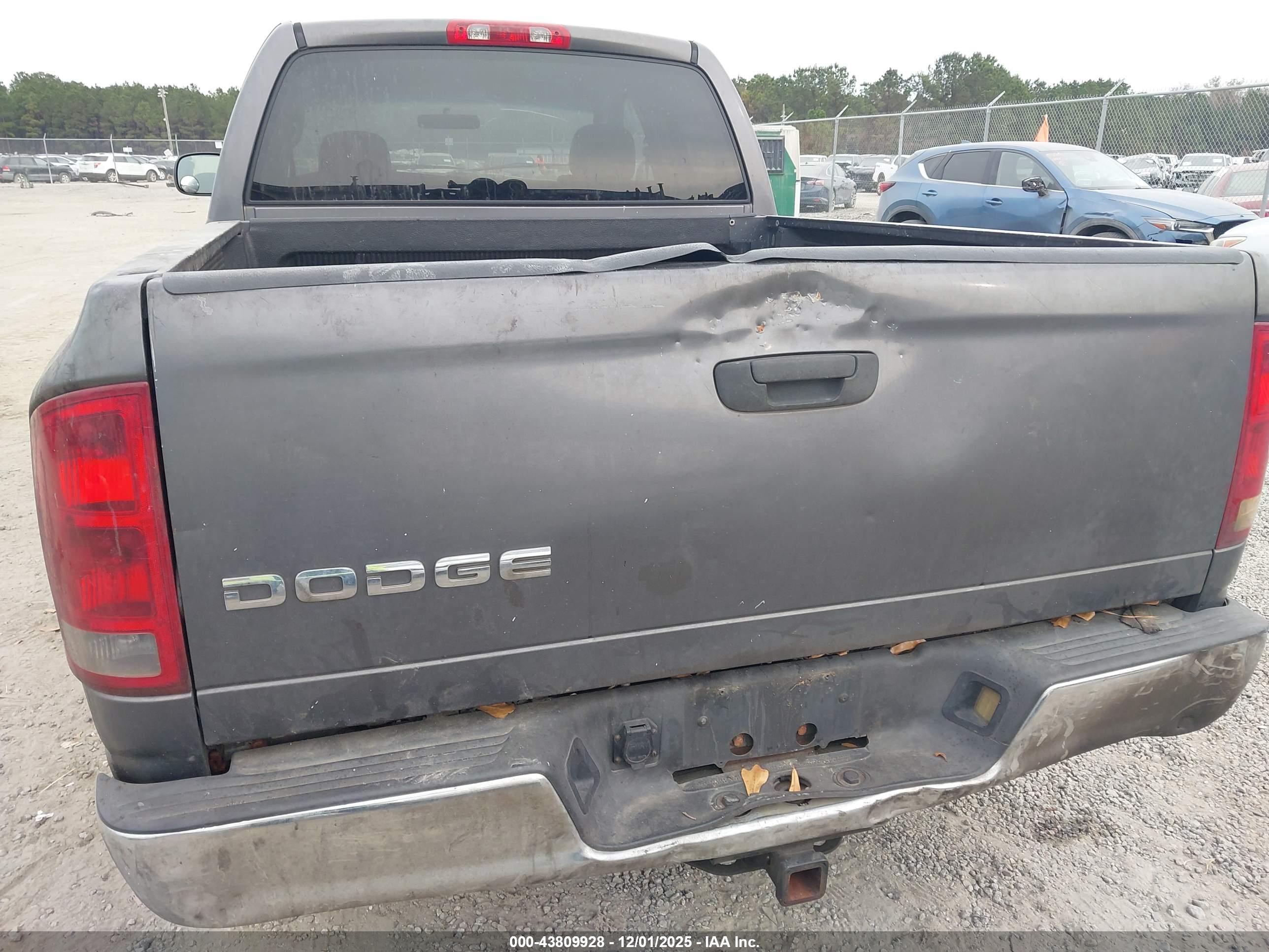 DODGE RAM image 6