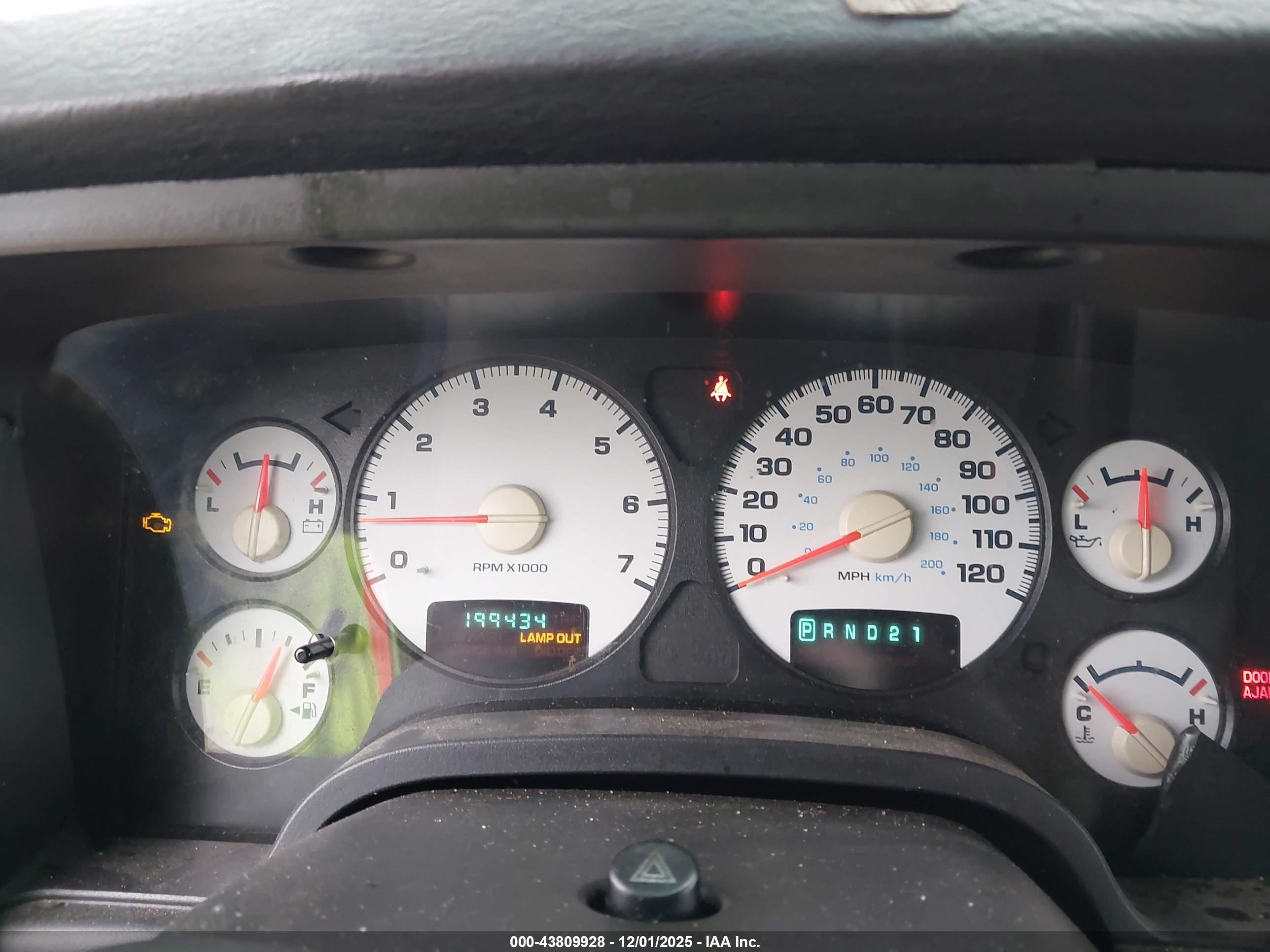 DODGE RAM image 7