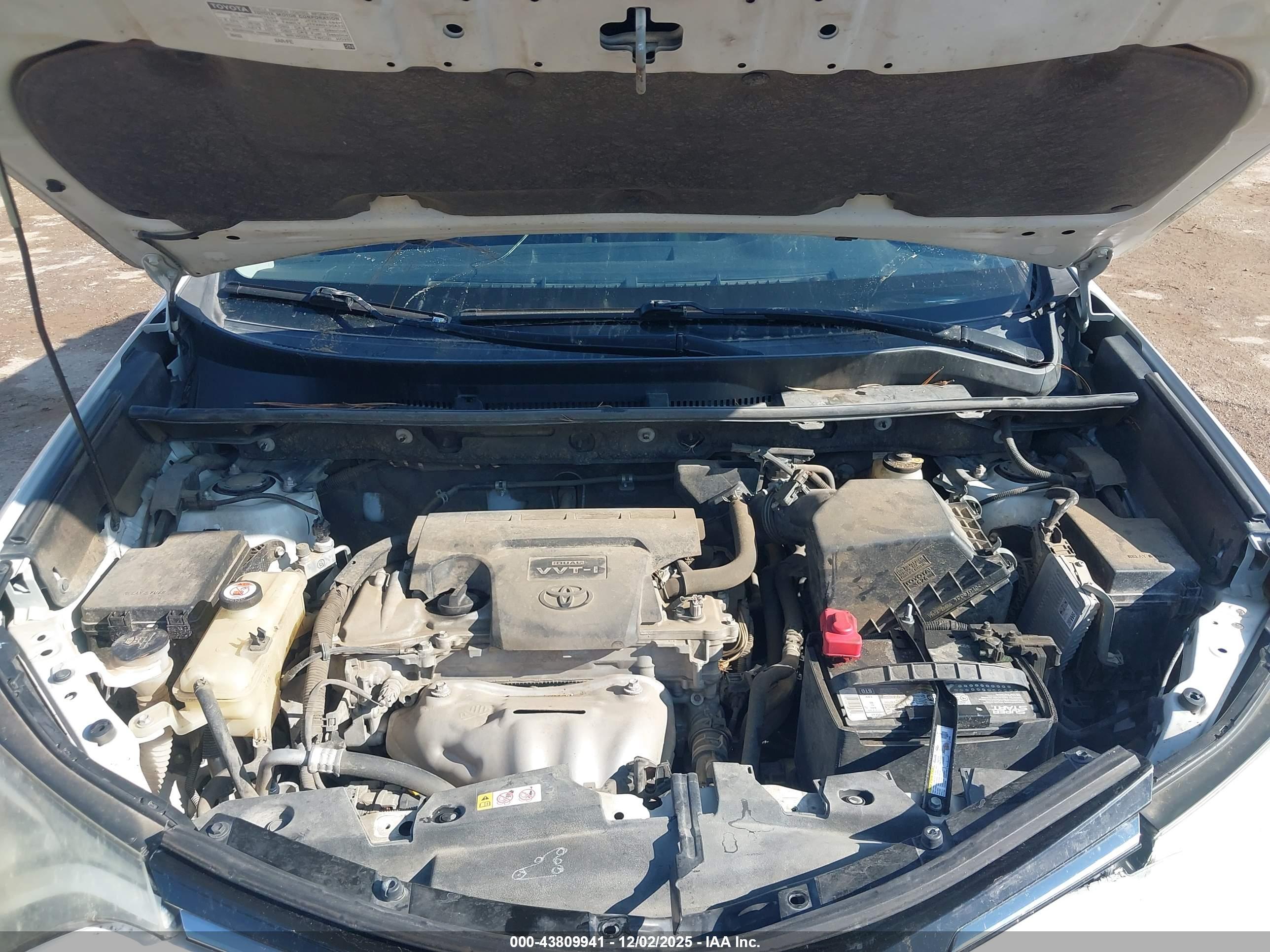 TOYOTA RAV4 image 10