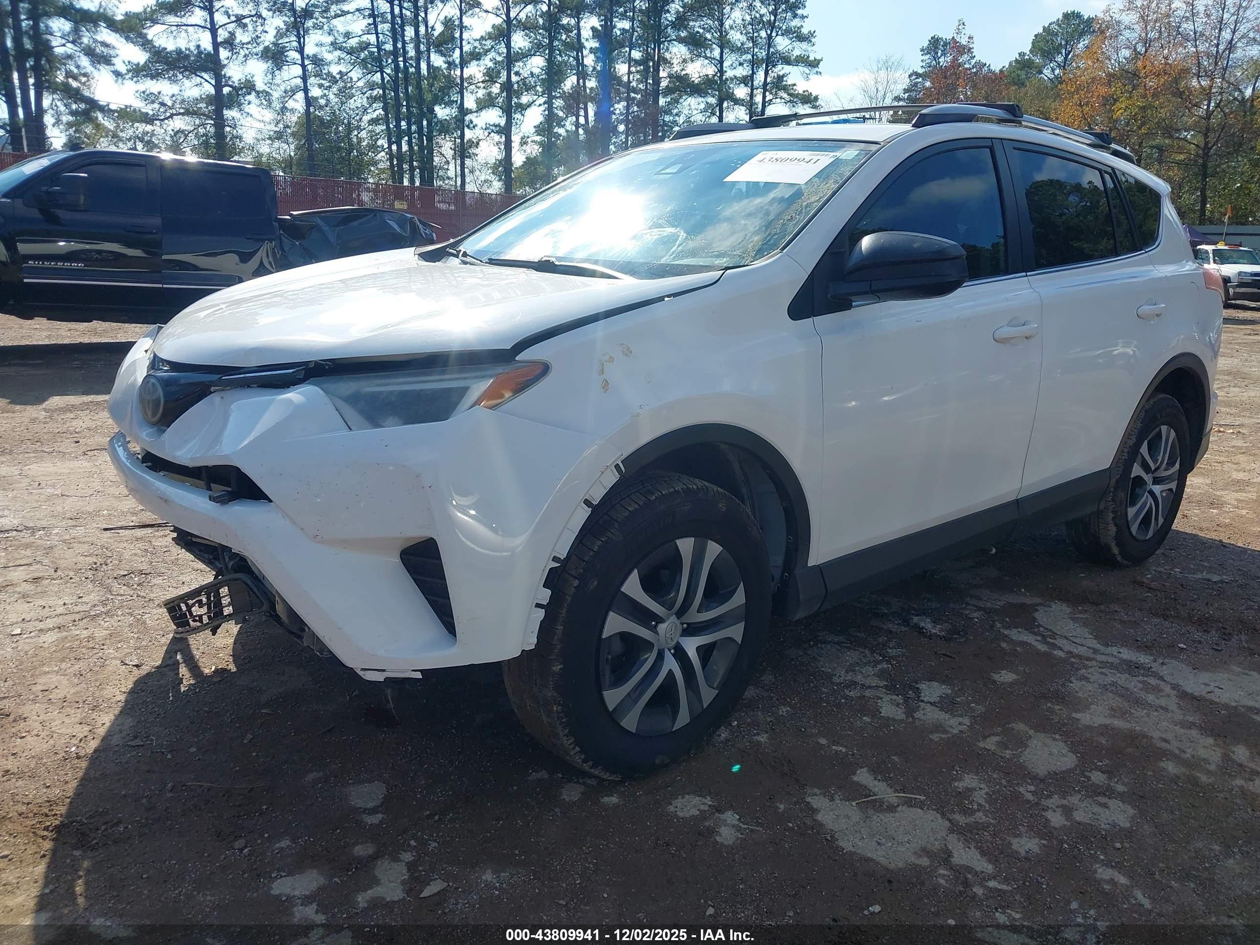 TOYOTA RAV4 image 2