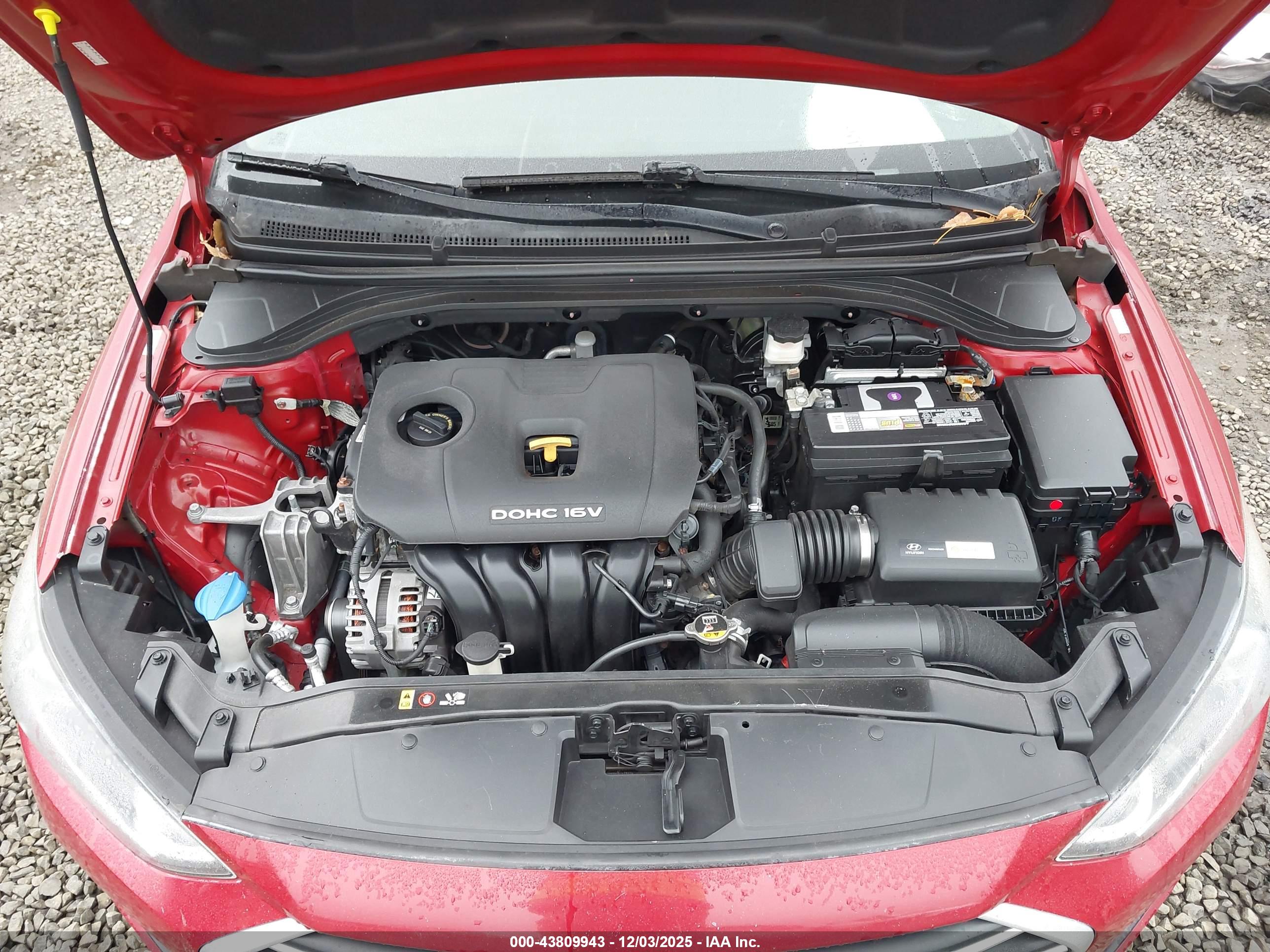 HYUNDAI ELANTRA image 10