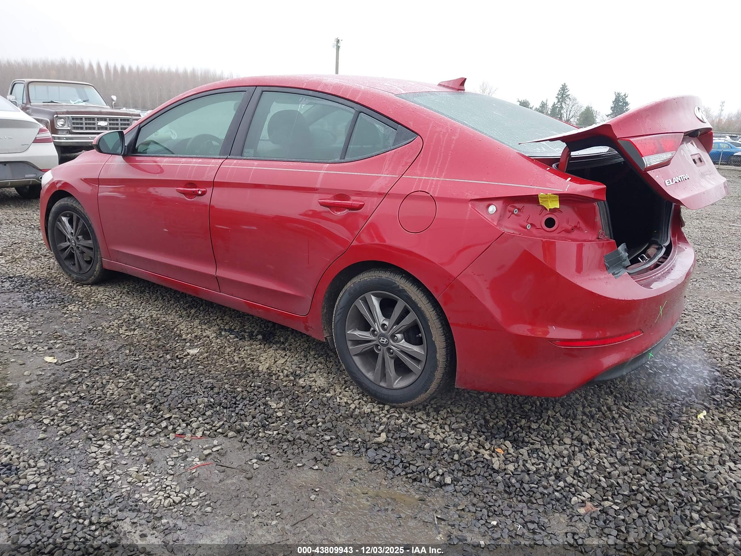HYUNDAI ELANTRA image 3