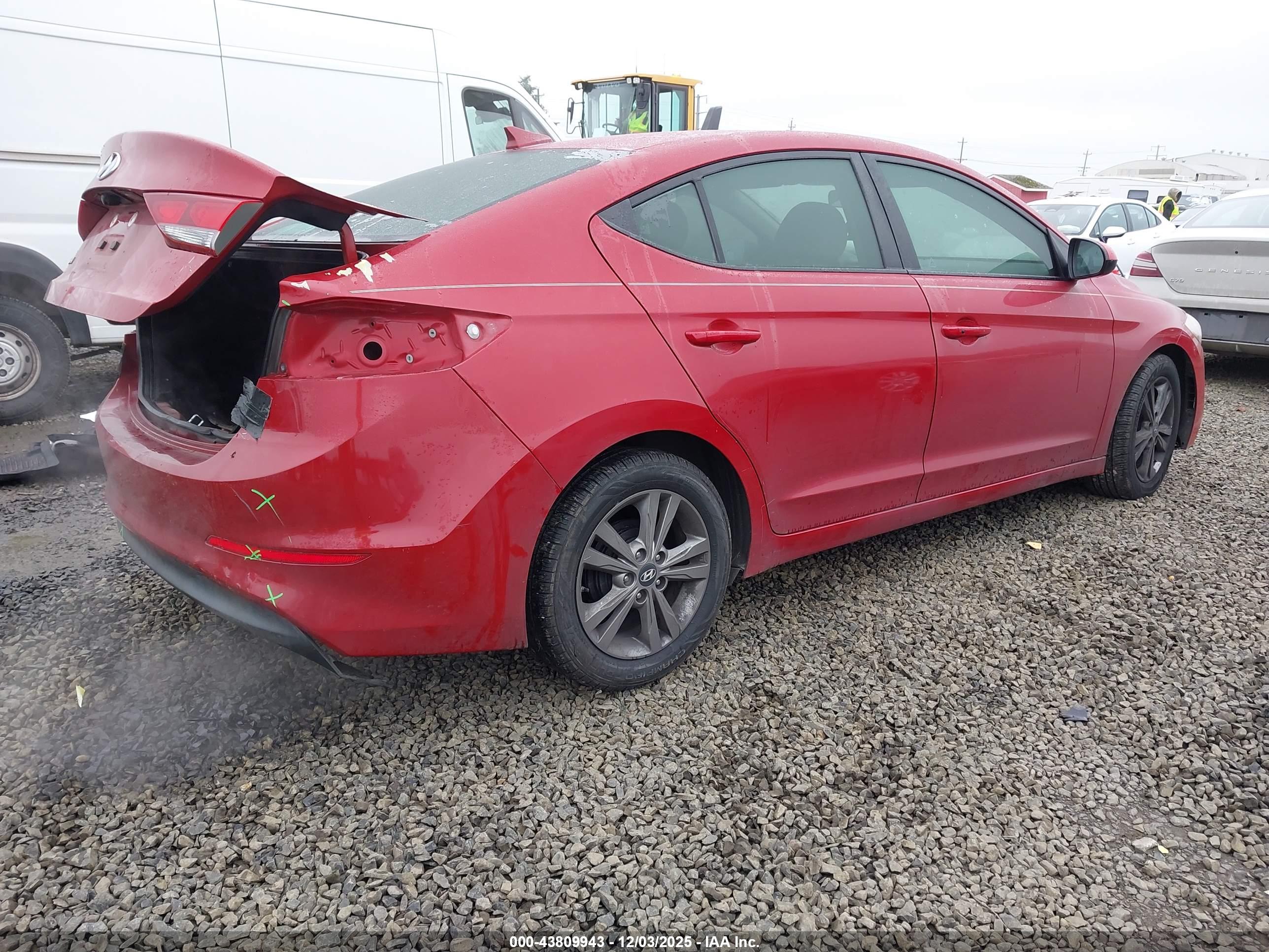HYUNDAI ELANTRA image 4