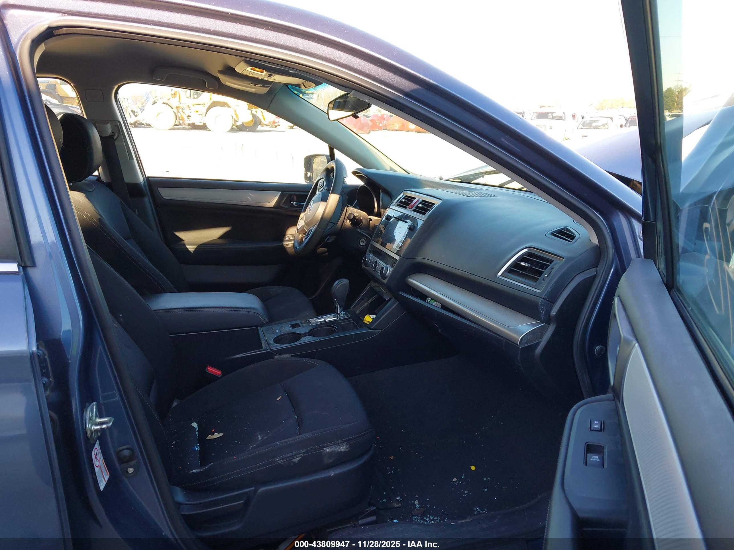 SUBARU LEGACY image 5