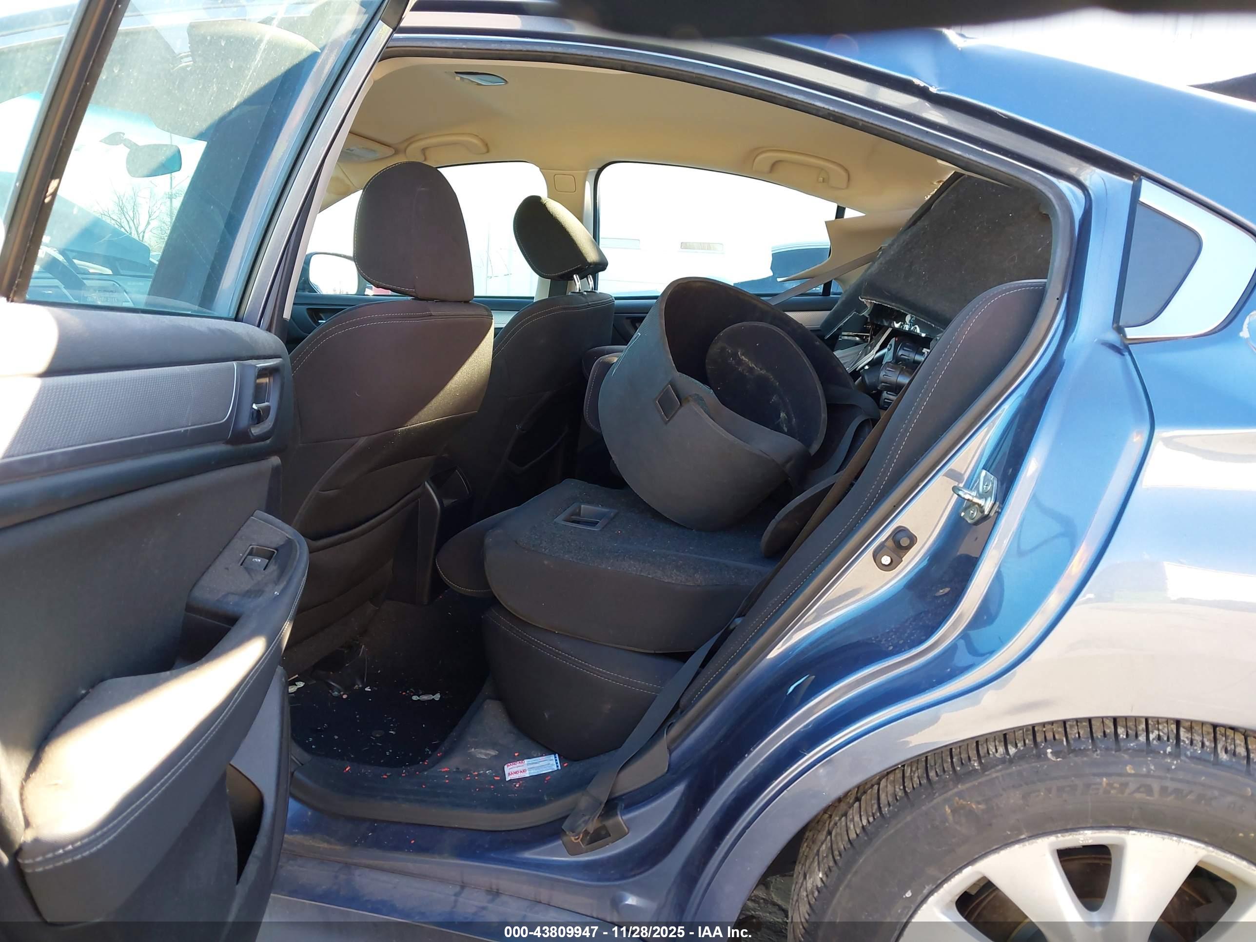 SUBARU LEGACY image 8