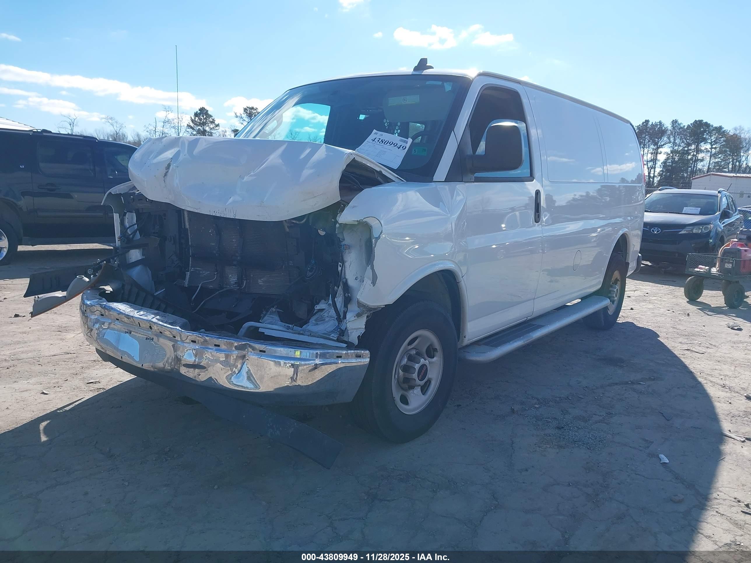 GMC SAVANA image 2