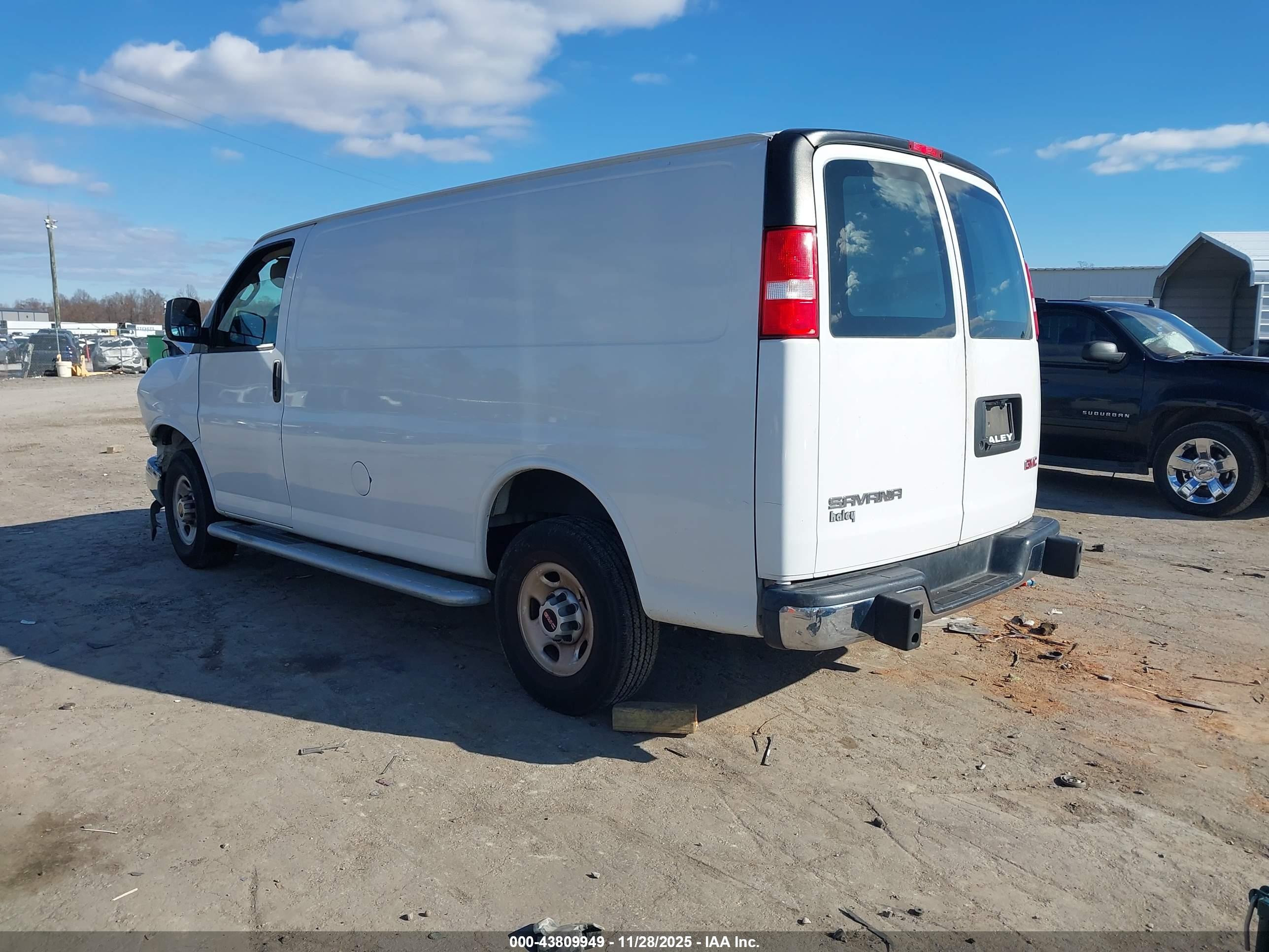GMC SAVANA image 3