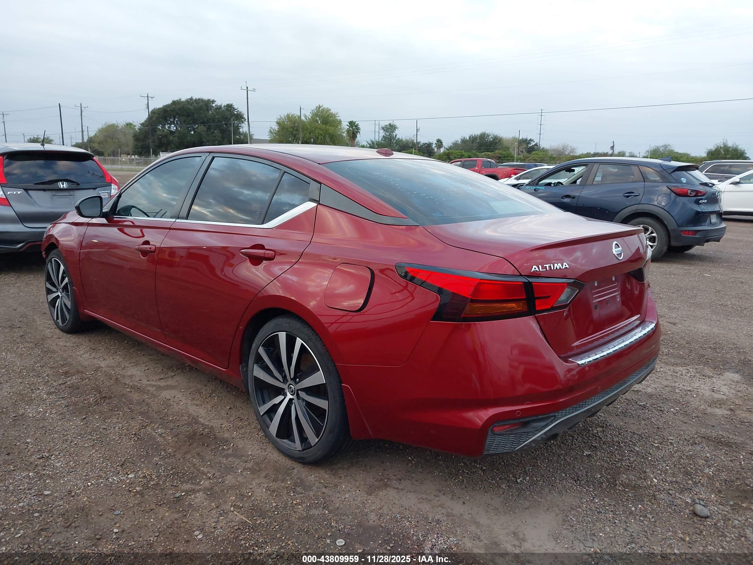 NISSAN ALTIMA image 3
