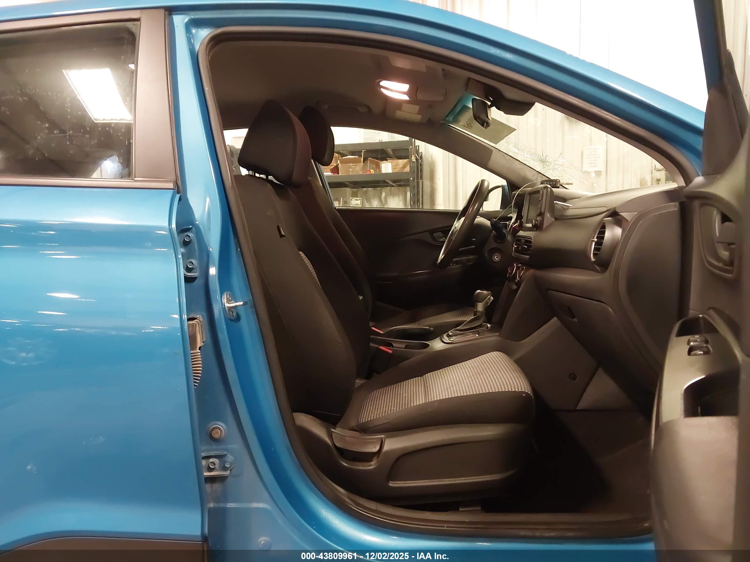 HYUNDAI KONA image 5