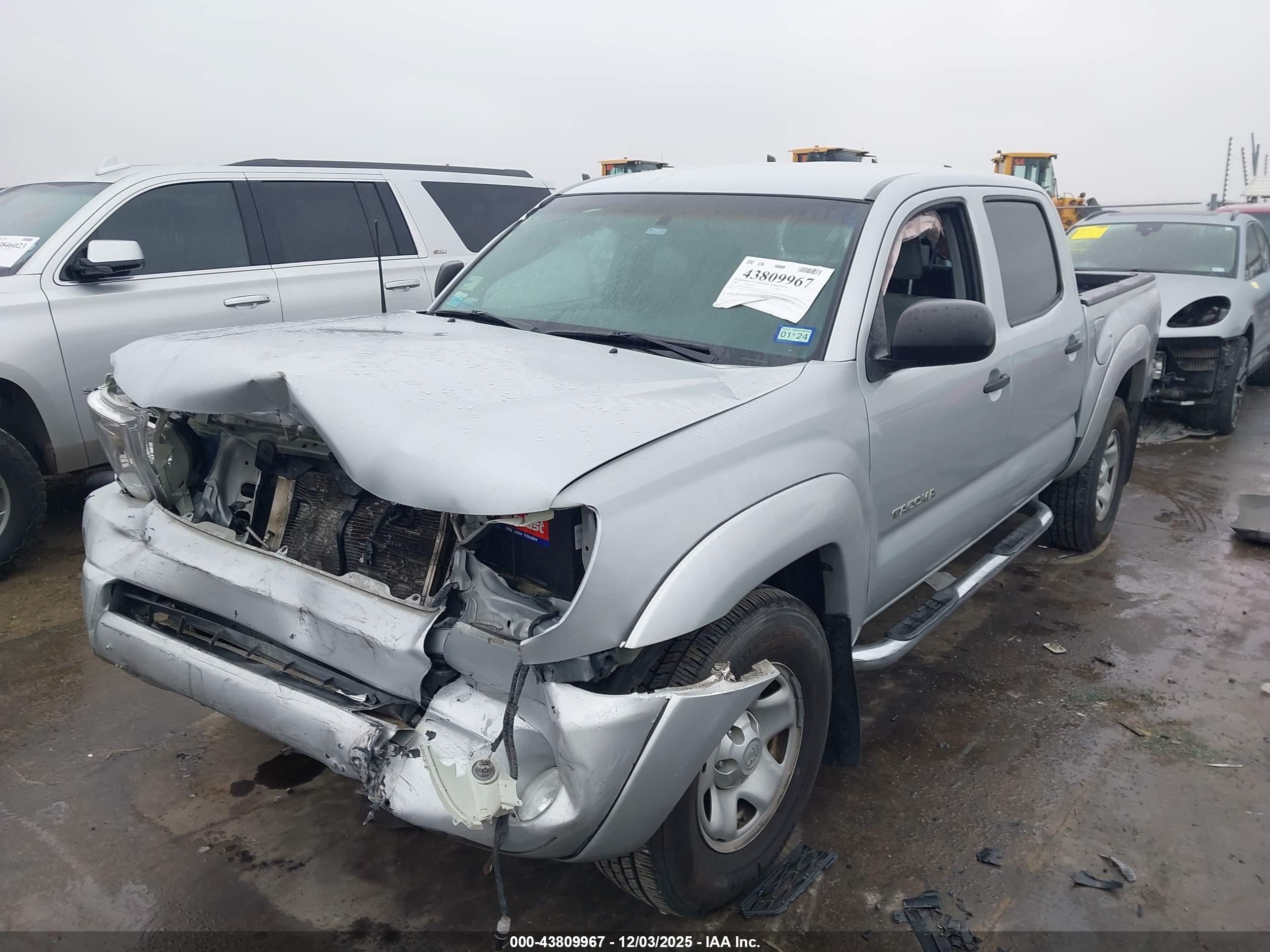 TOYOTA TACOMA image 2