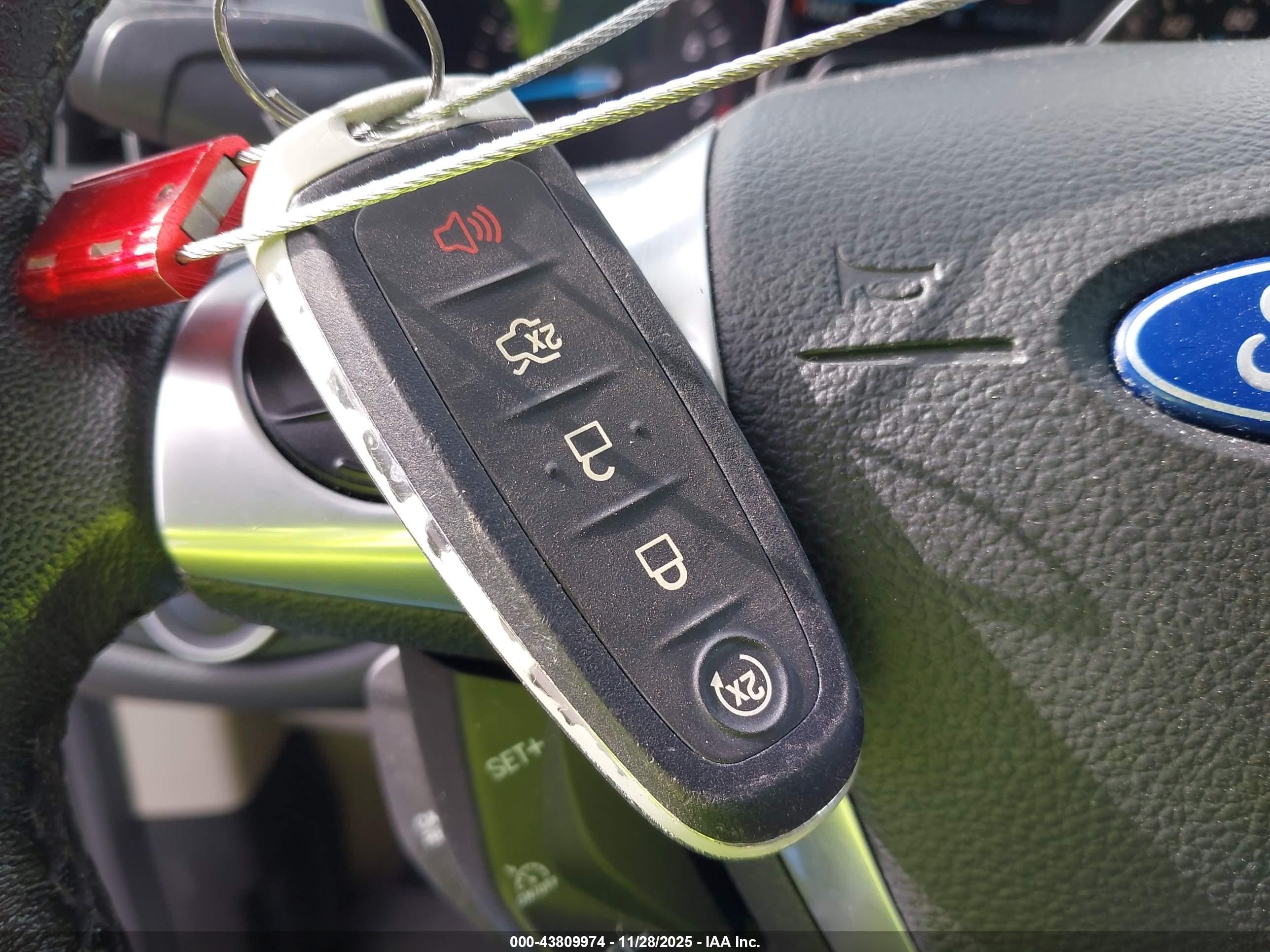 FORD ESCAPE image 11