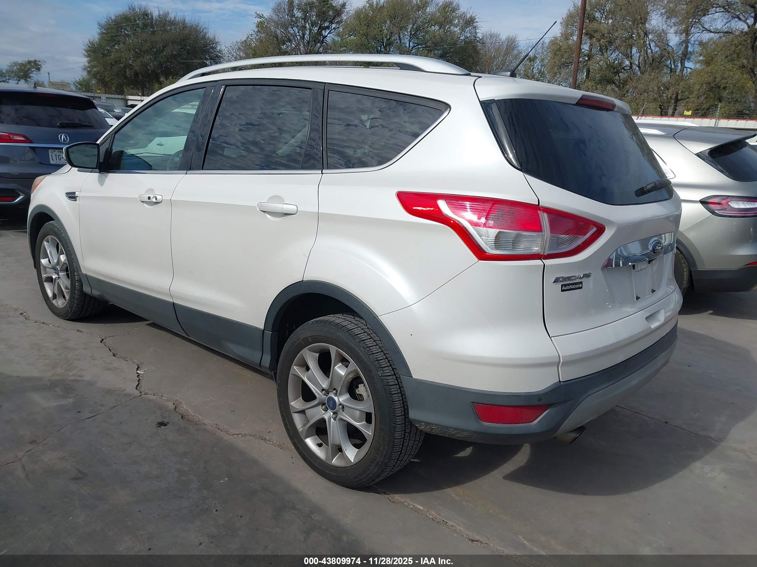 FORD ESCAPE image 3