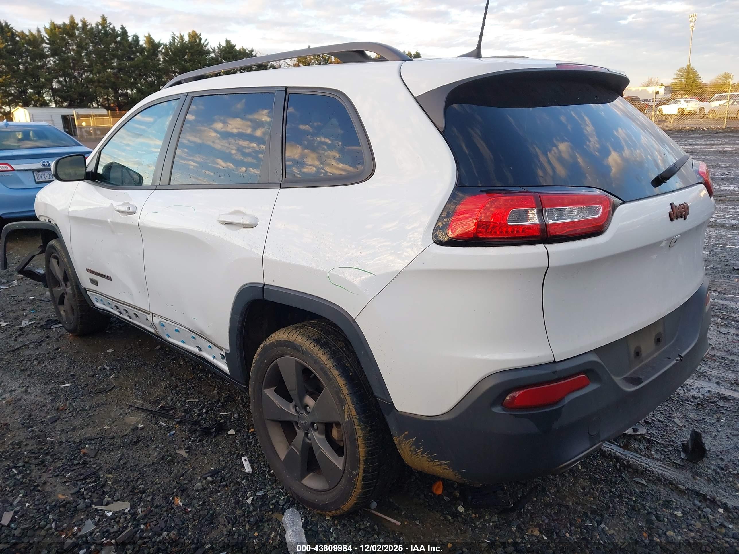 JEEP CHEROKEE image 3