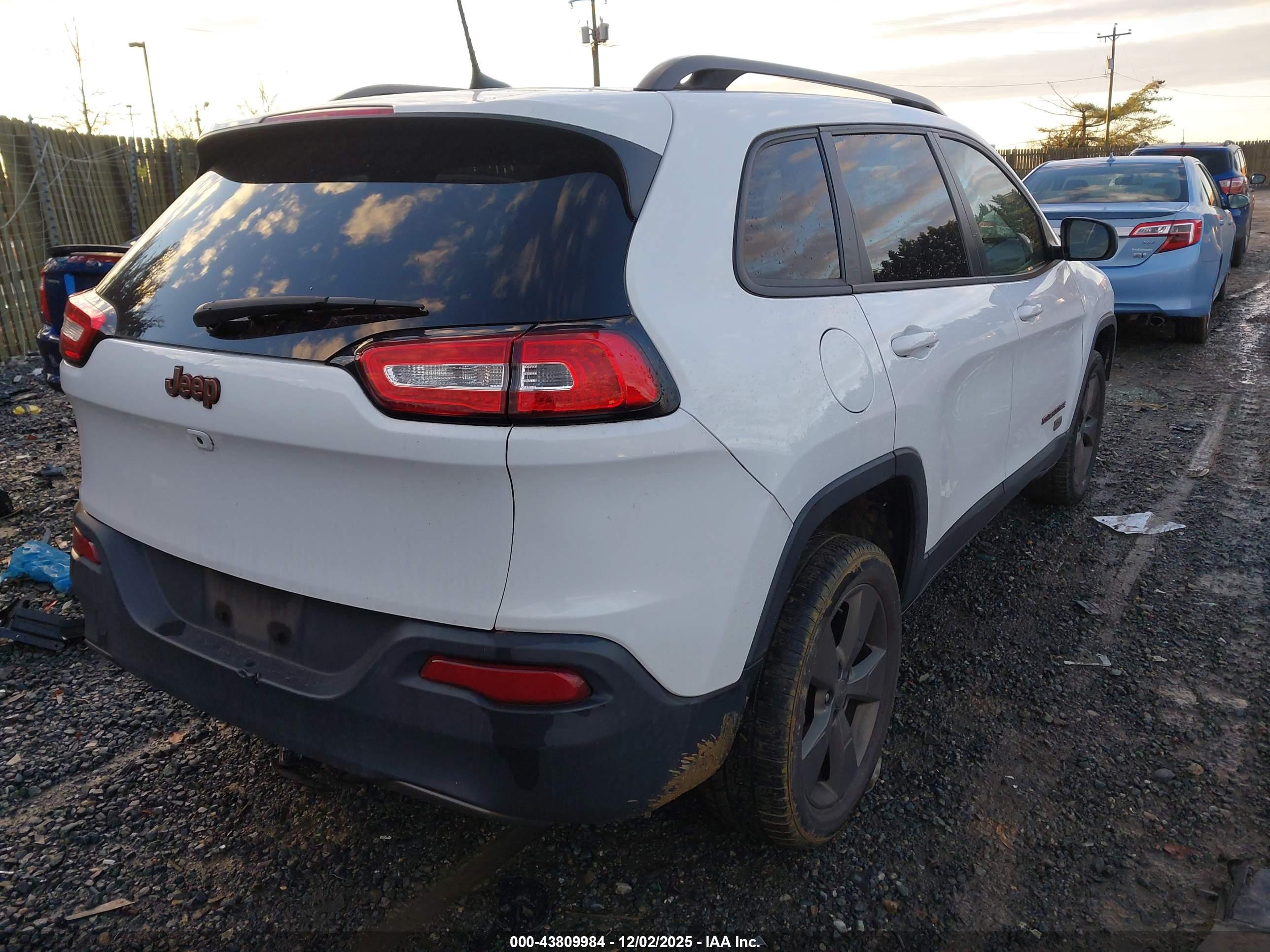 JEEP CHEROKEE image 4