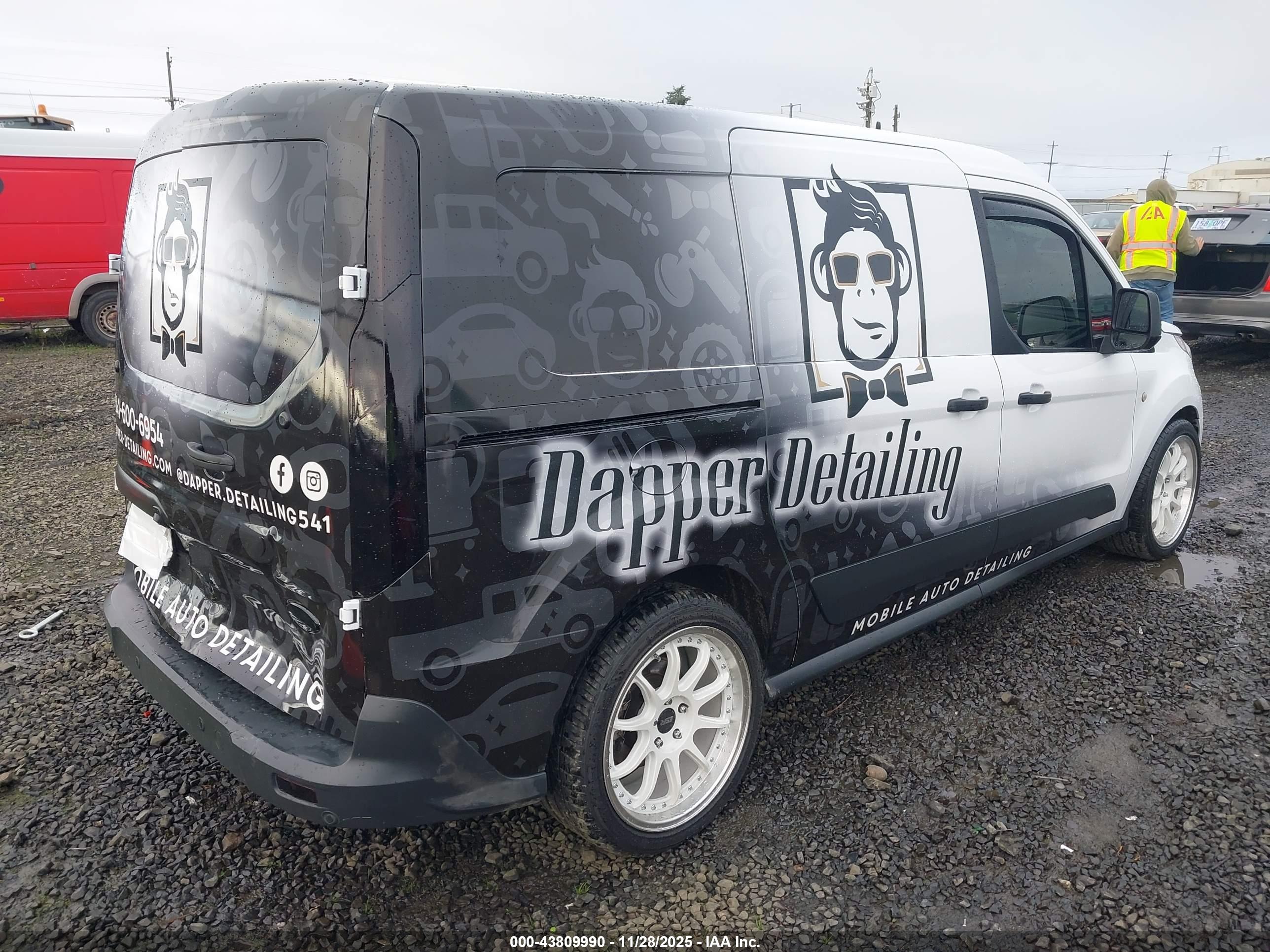 FORD TRANSIT image 4