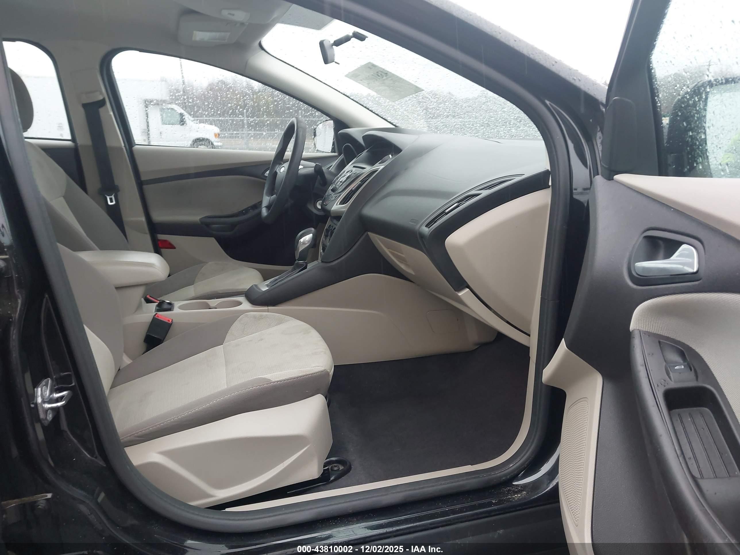 FORD FOCUS image 5