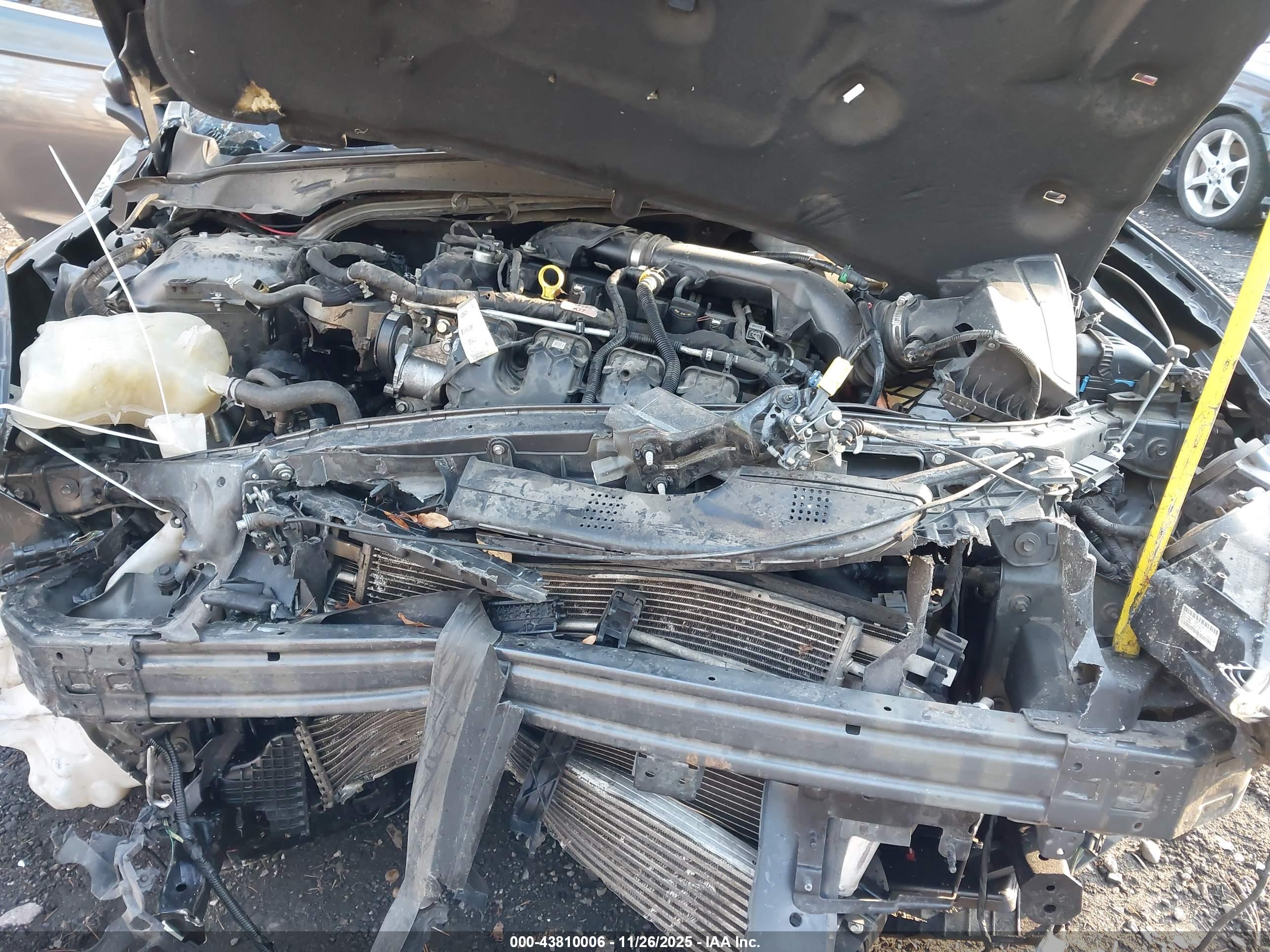 FORD FUSION image 10