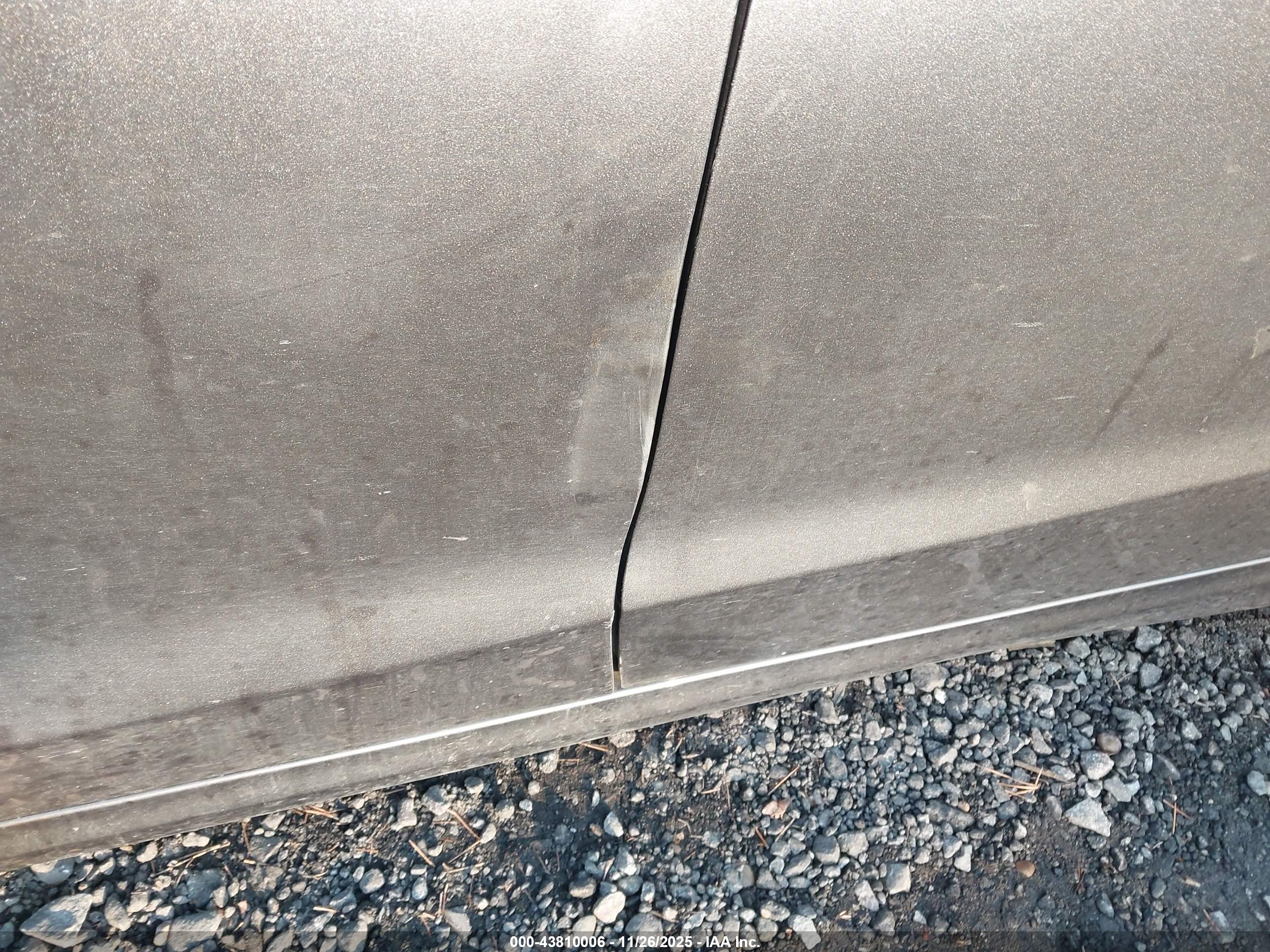 FORD FUSION image 6