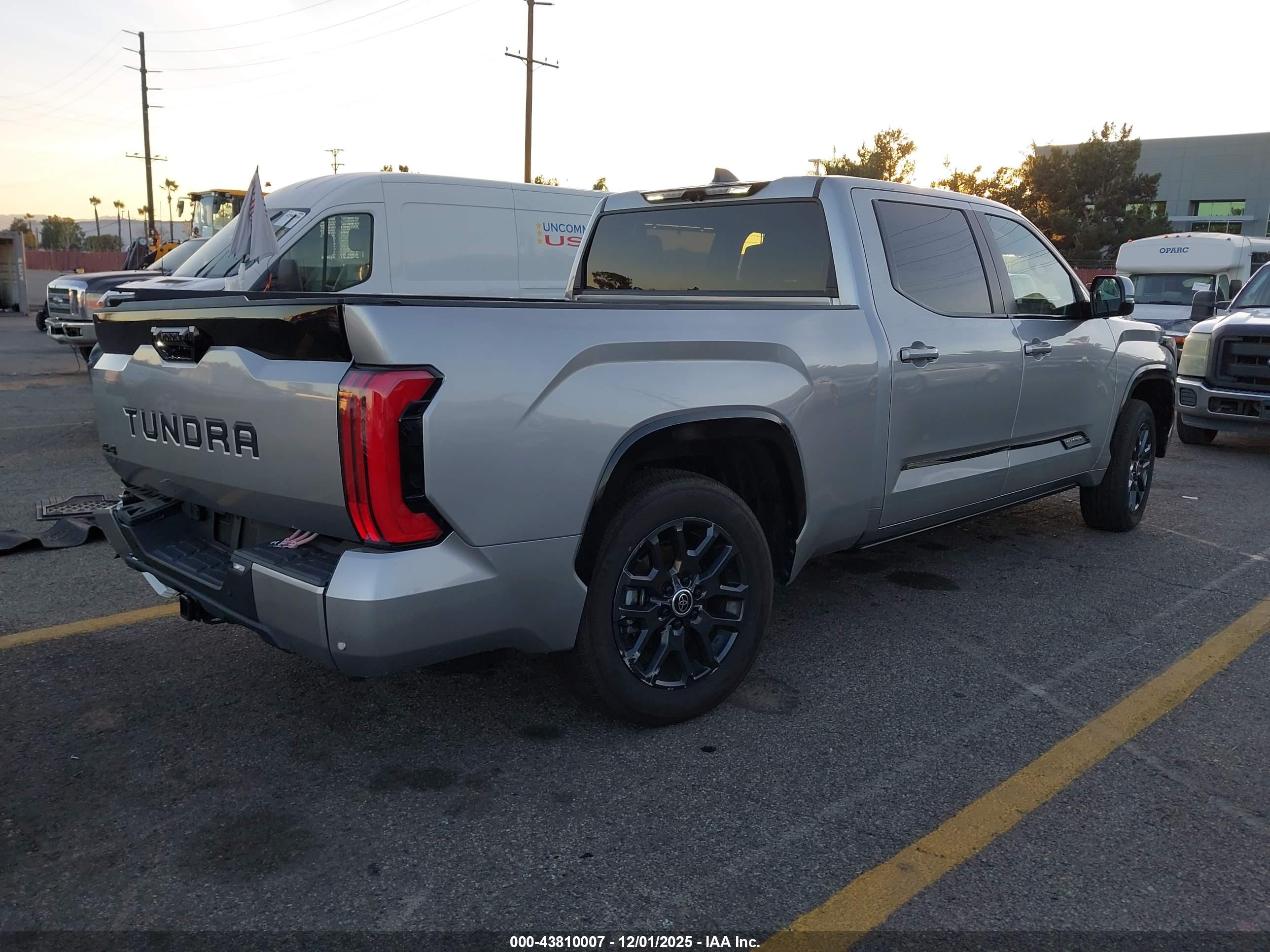 TOYOTA TUNDRA image 4
