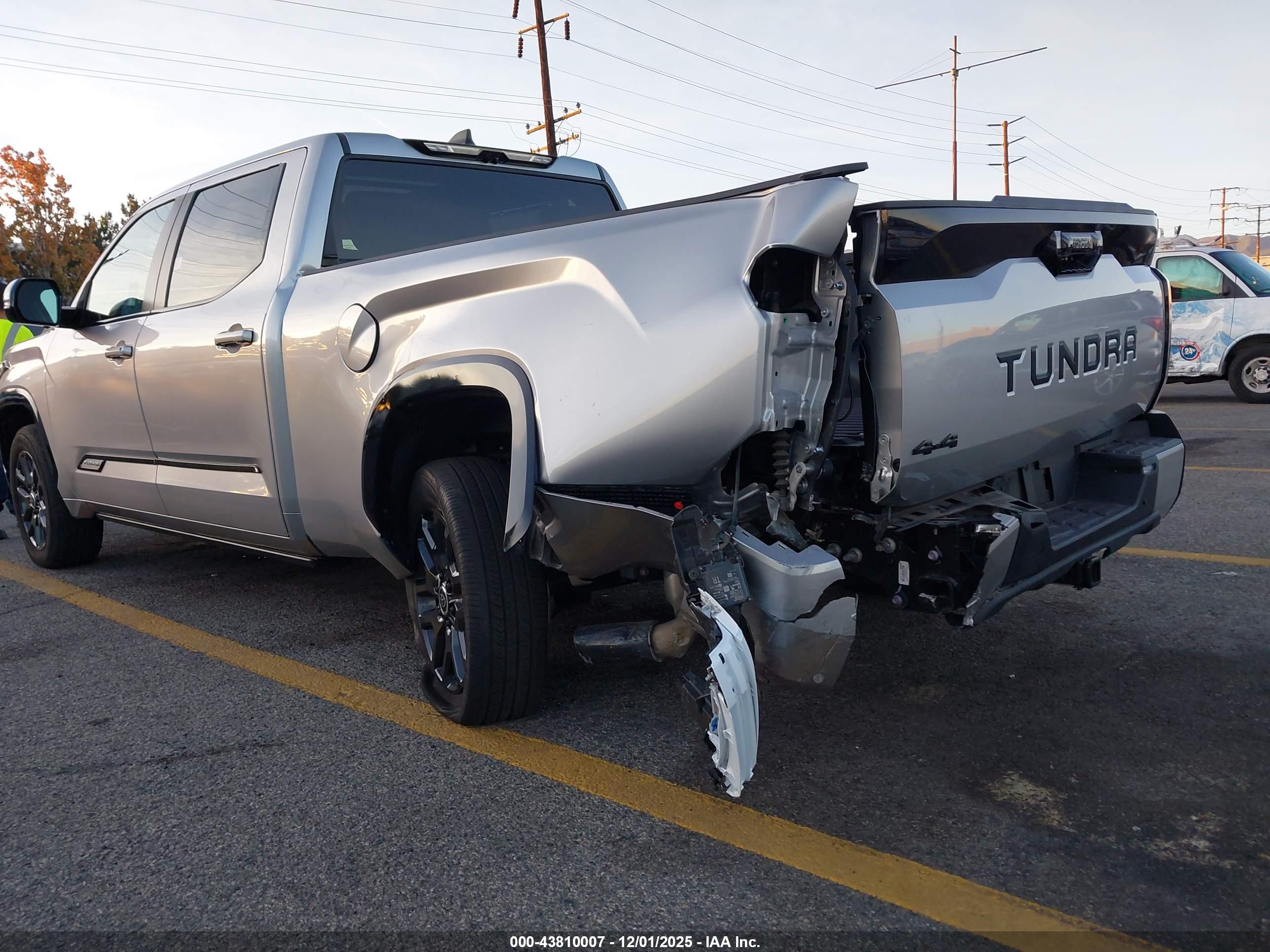 TOYOTA TUNDRA image 6