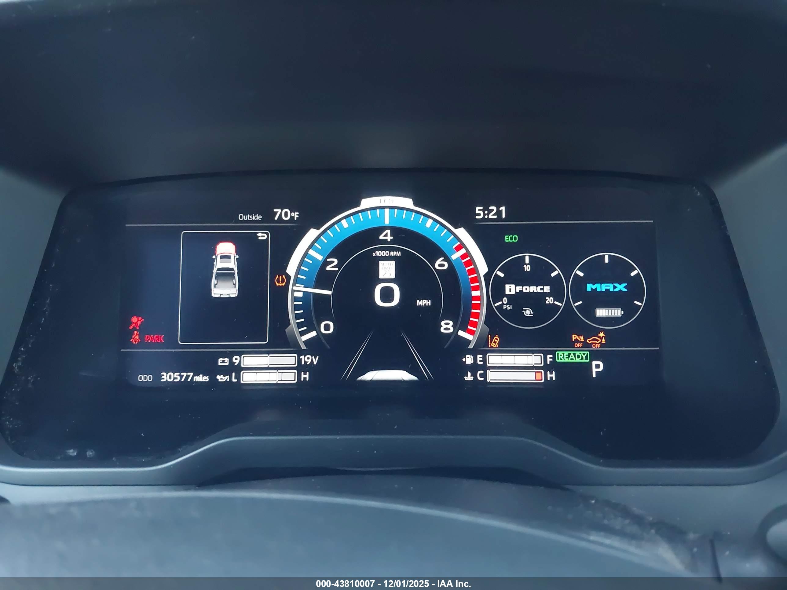 TOYOTA TUNDRA image 7
