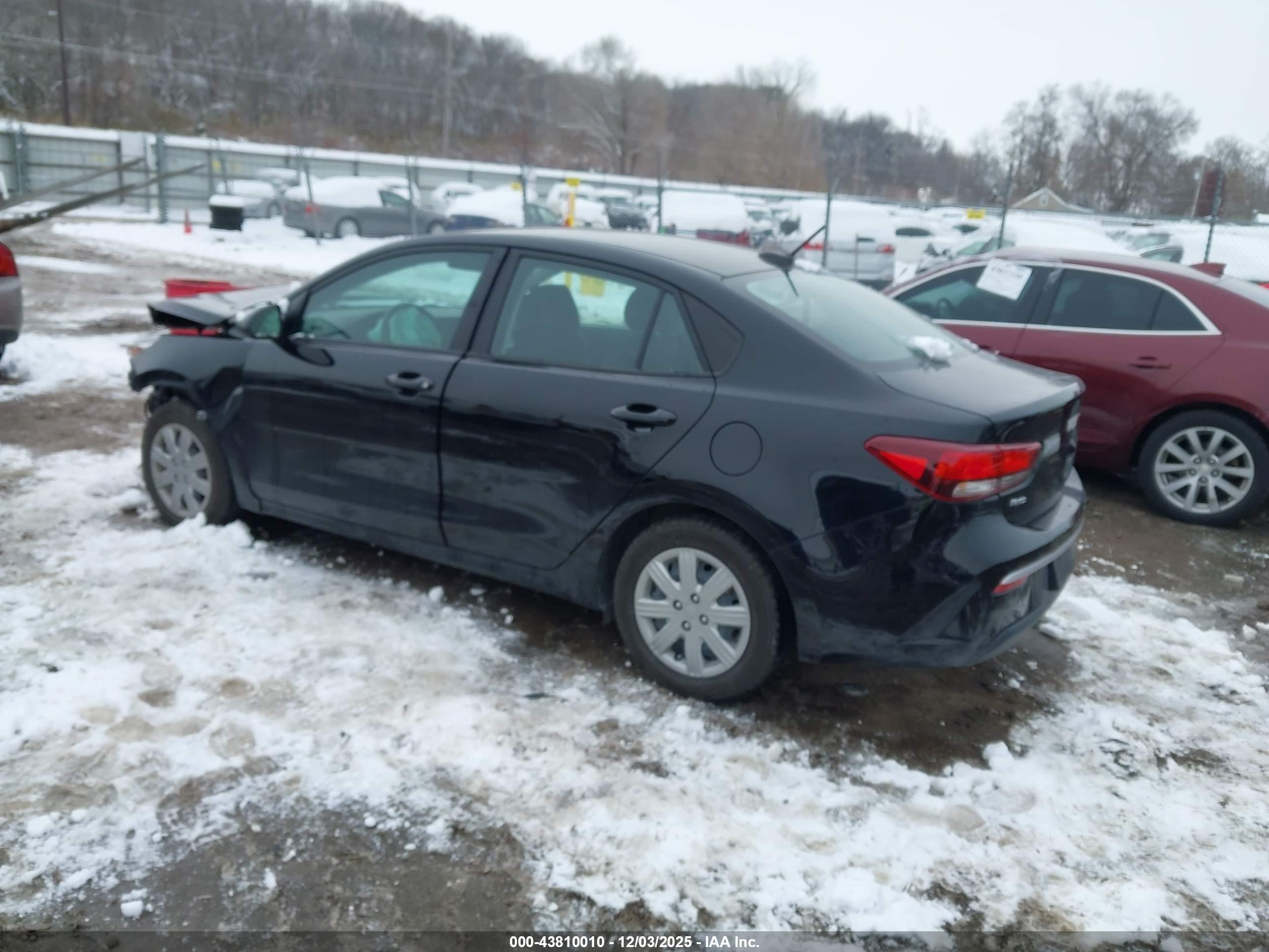 KIA RIO image 3