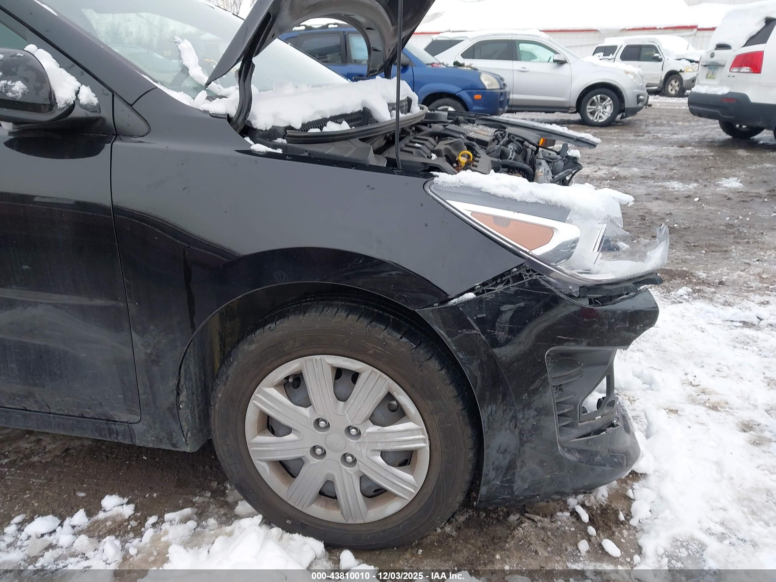 KIA RIO image 6