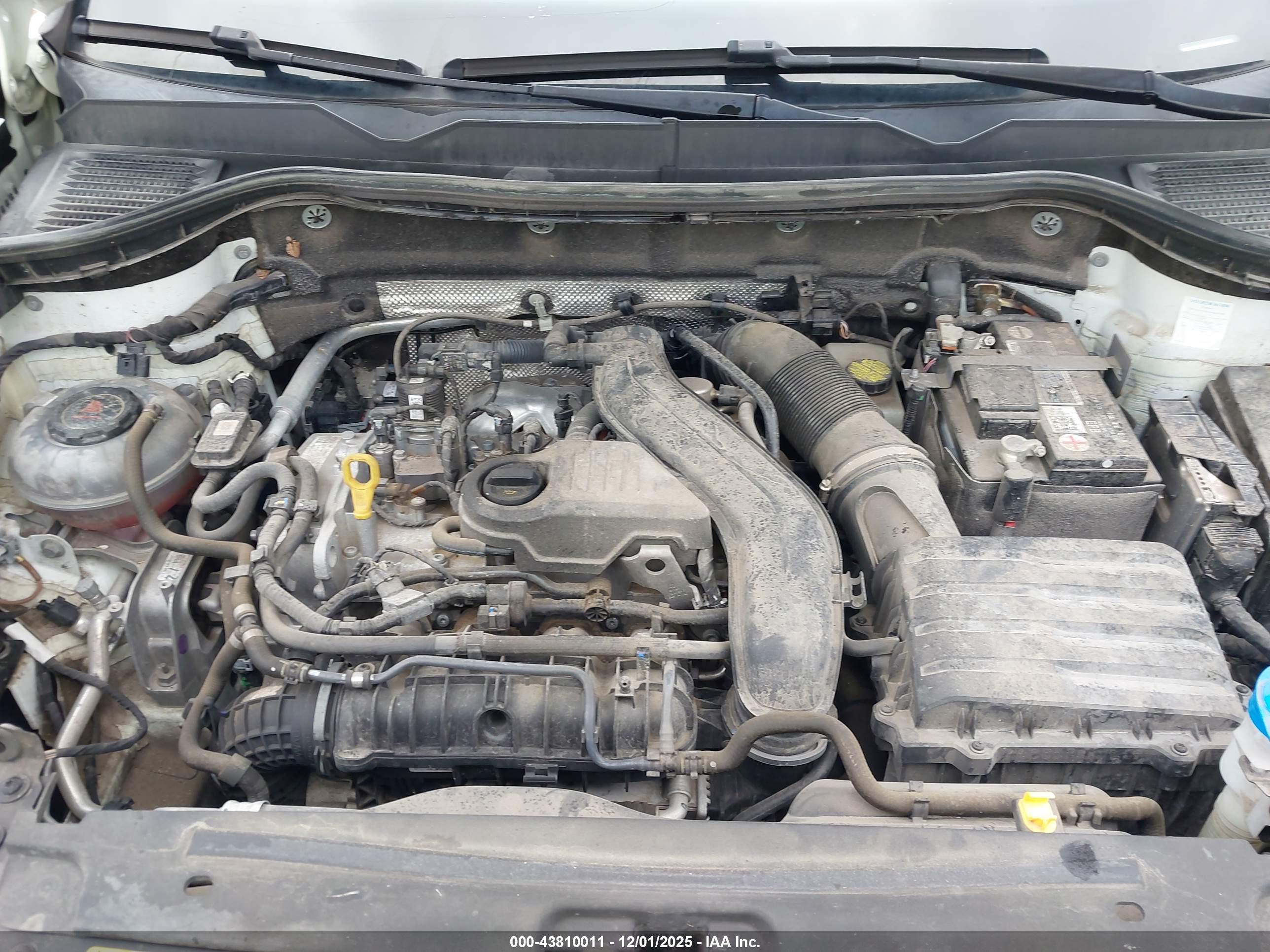 VOLKSWAGEN TAOS image 10