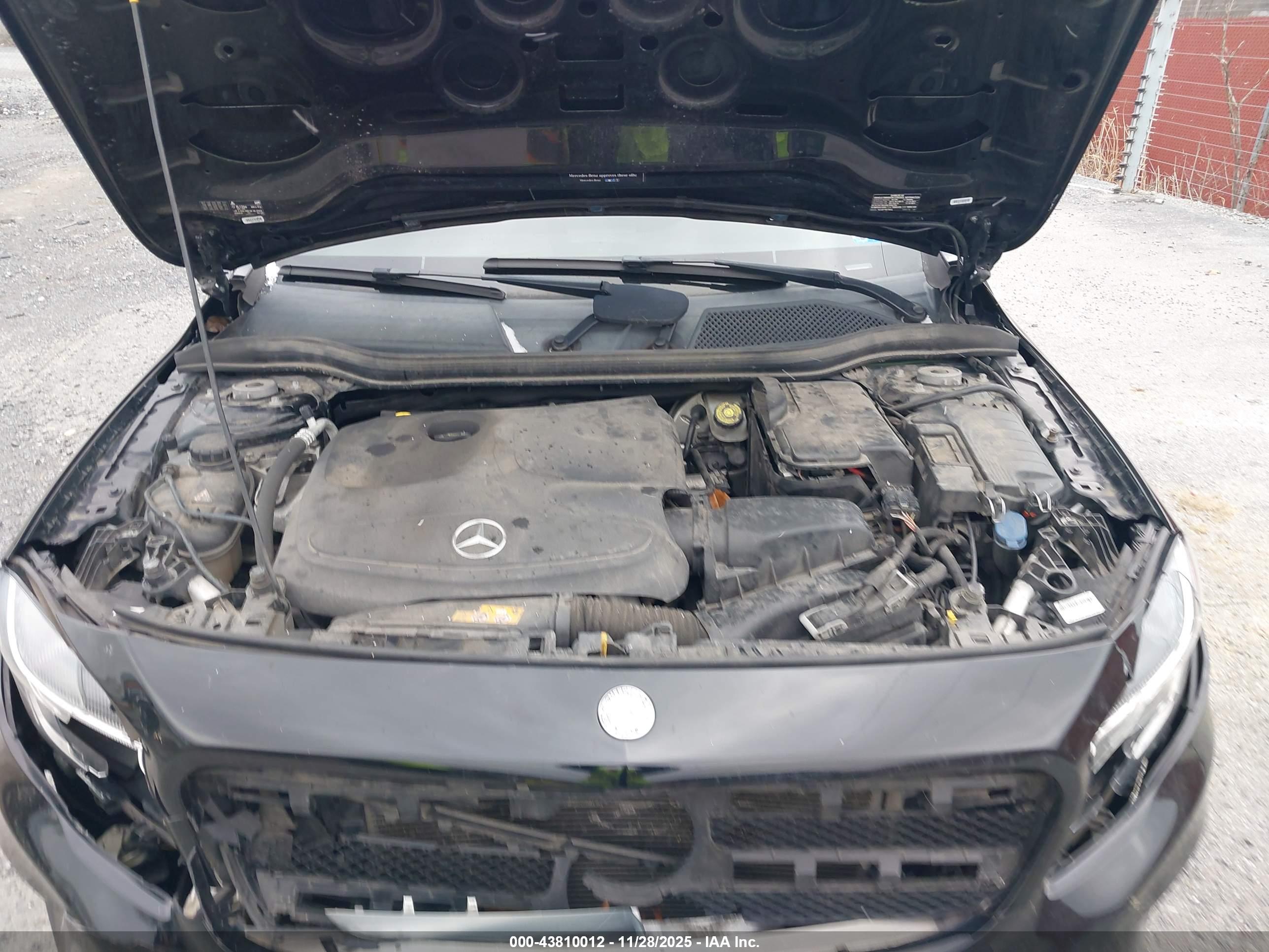 MERCEDES-BENZ GLA image 10