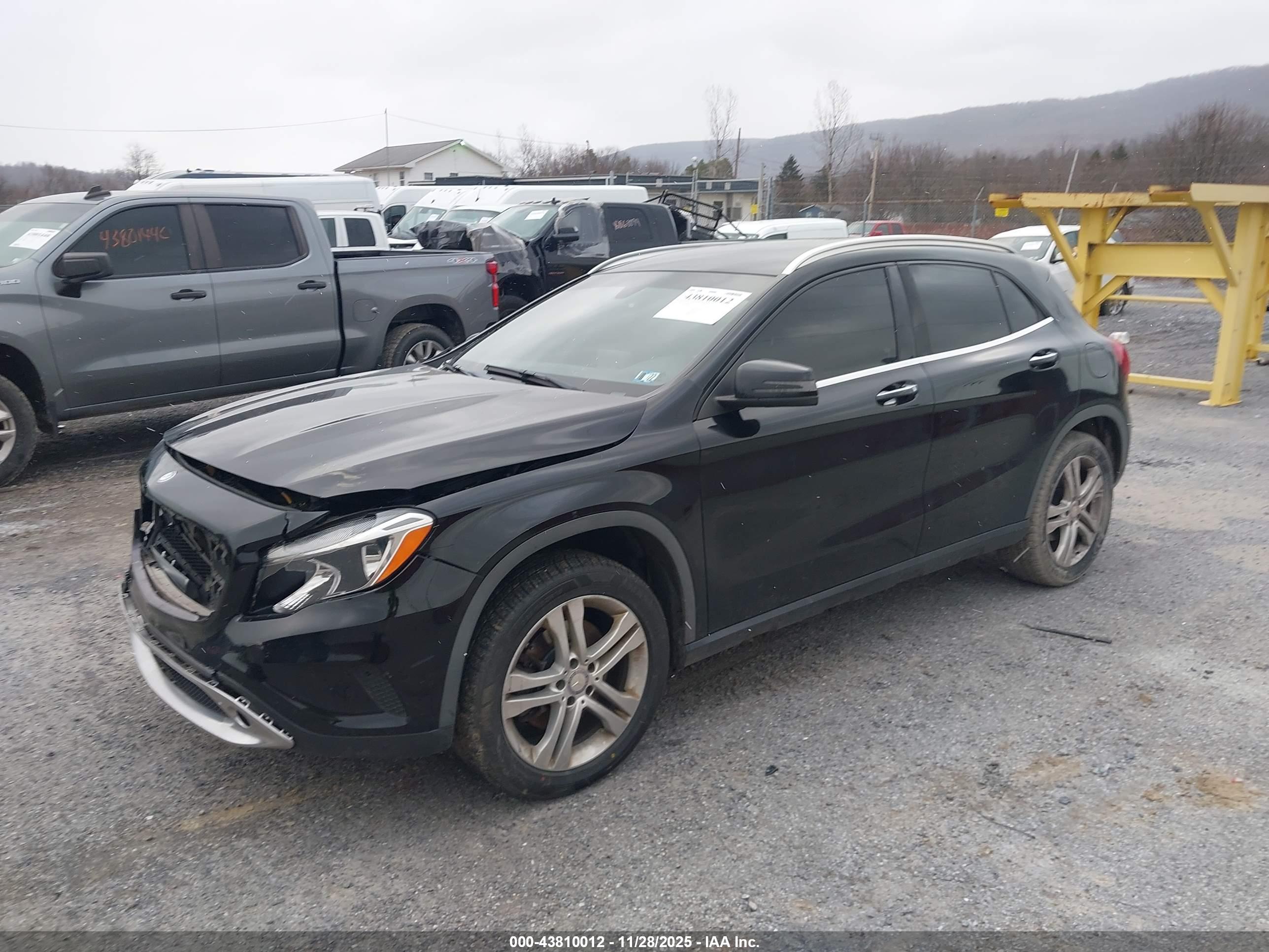 MERCEDES-BENZ GLA image 2