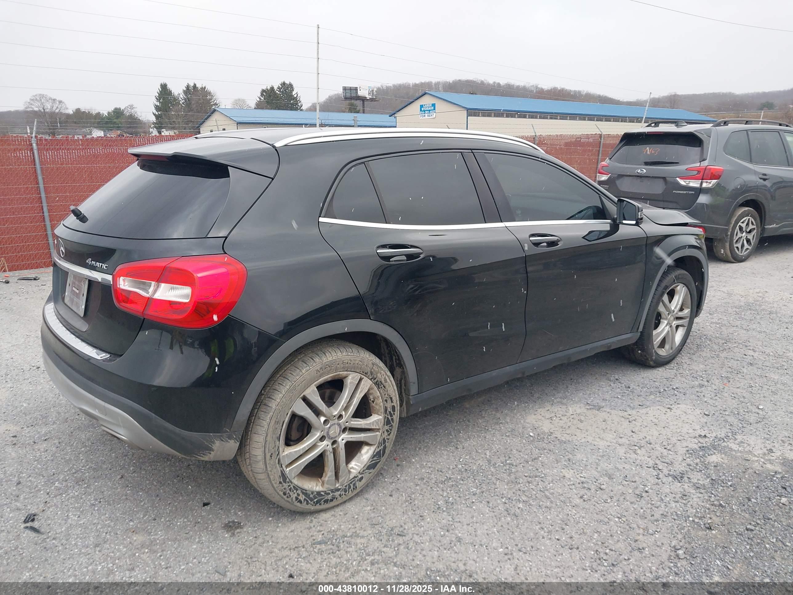 MERCEDES-BENZ GLA image 4