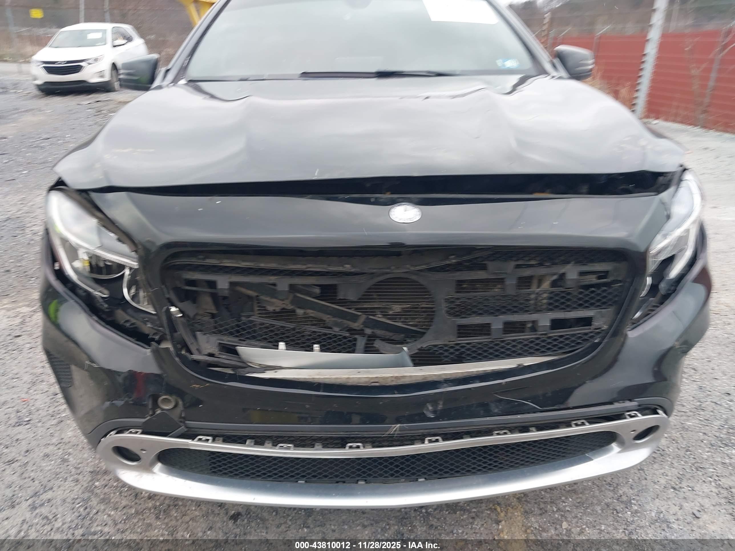 MERCEDES-BENZ GLA image 6