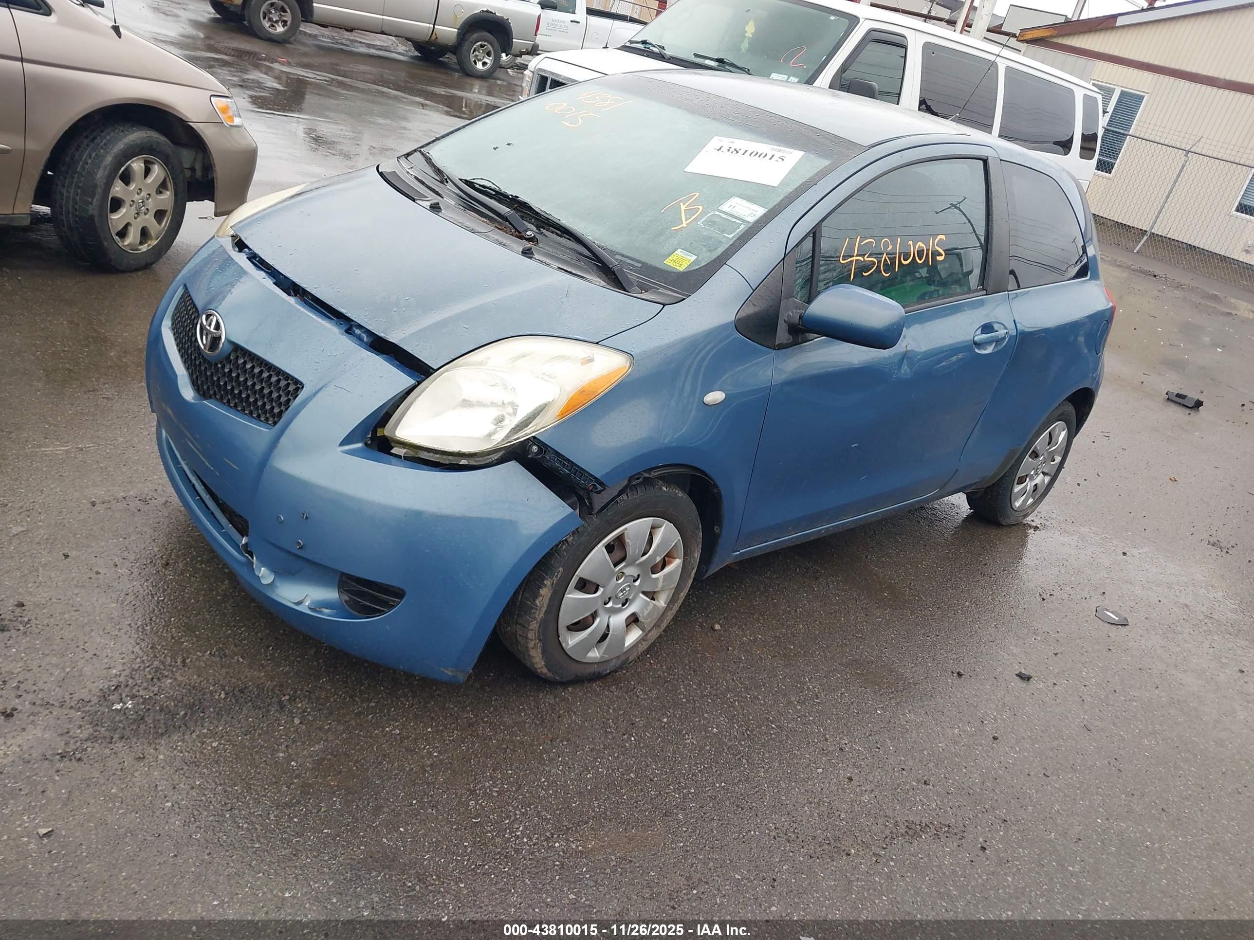 TOYOTA YARIS image 2